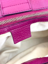 323660 紫红色皮革中号竹节手提包