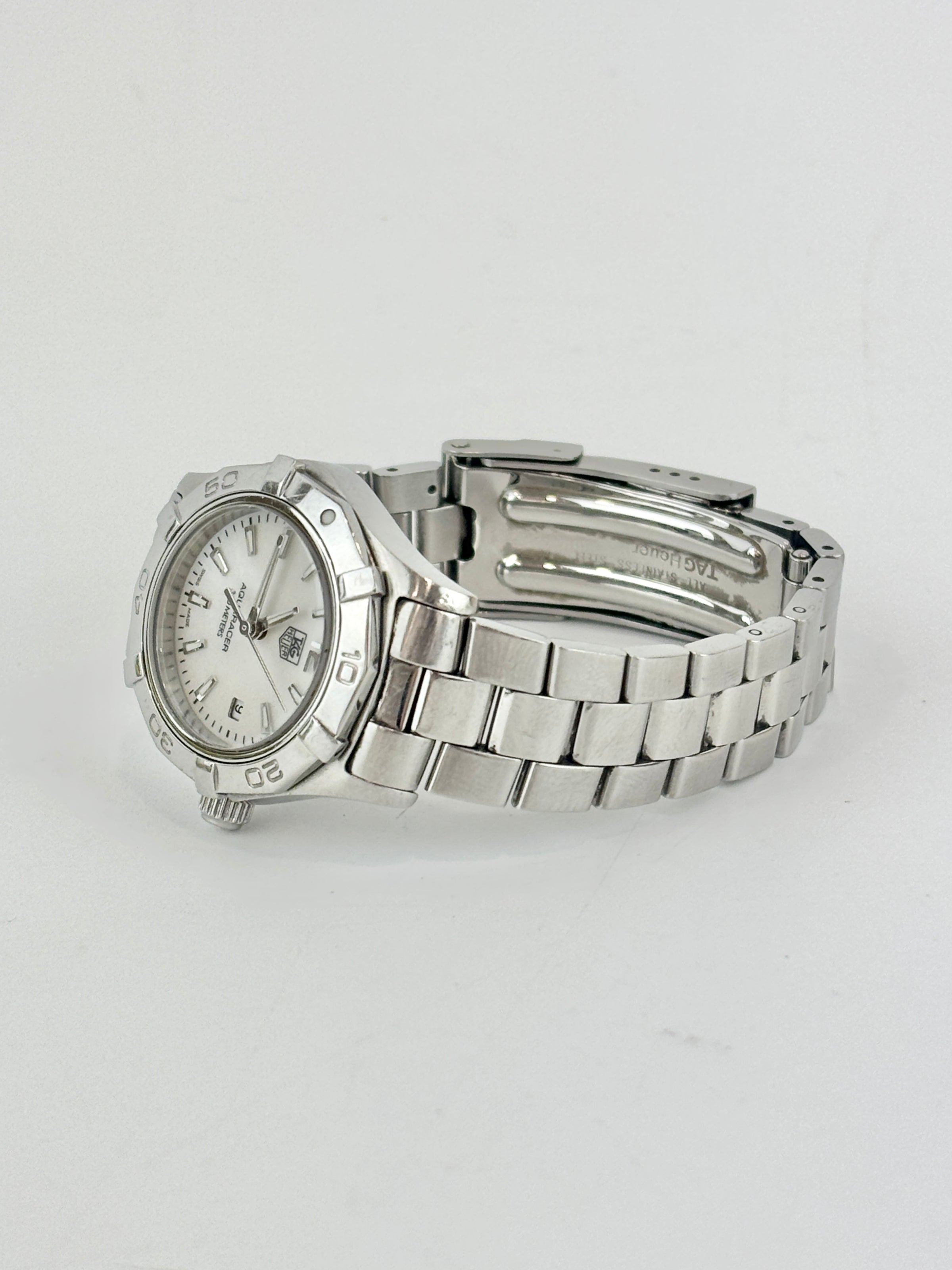 Aquaracer Quartz 27mm Ladies Watch White Mother-of-Pearl Dial / Steel Bracelet