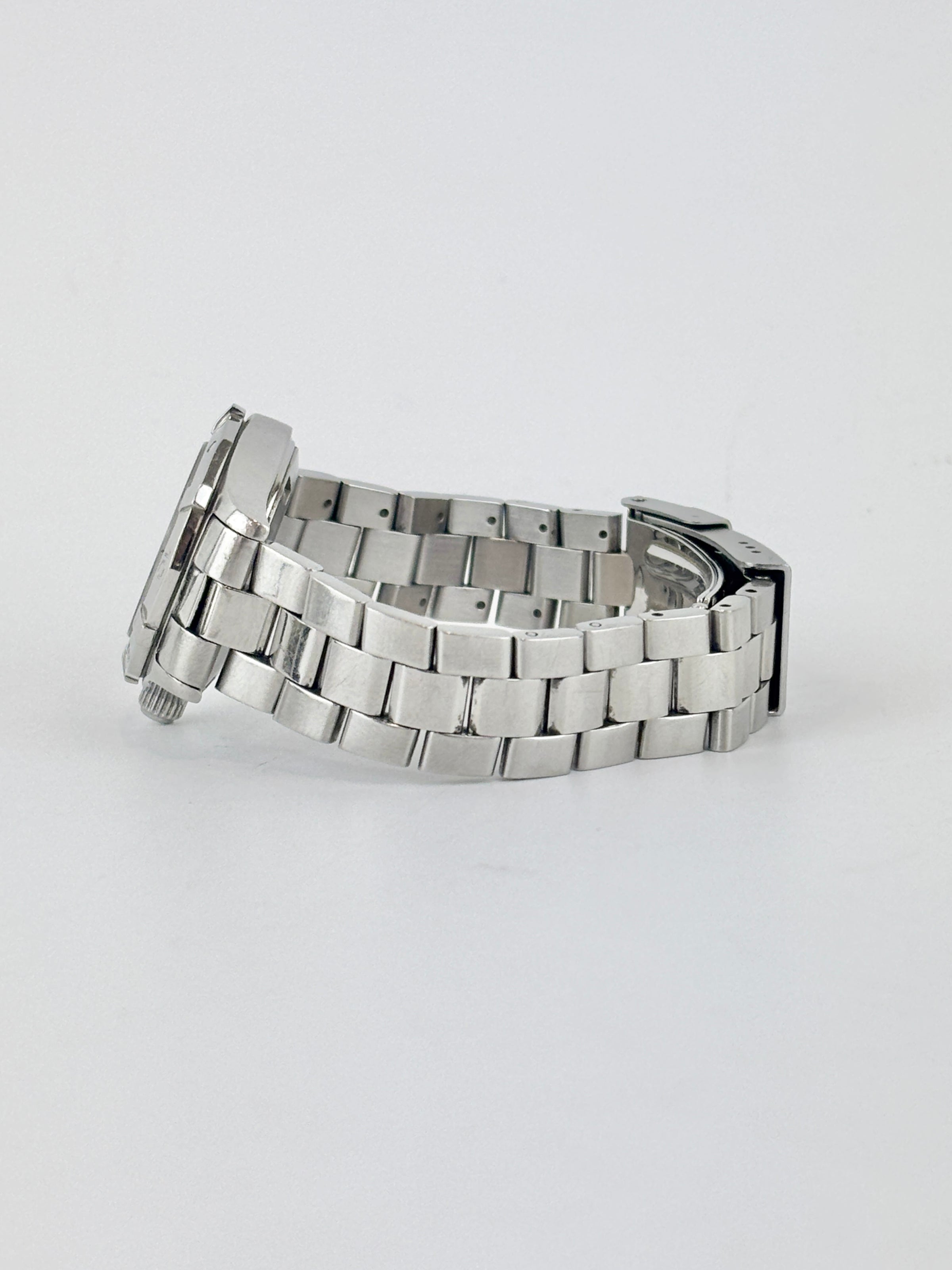 Aquaracer Quartz 27mm Ladies Watch White Mother-of-Pearl Dial / Steel Bracelet