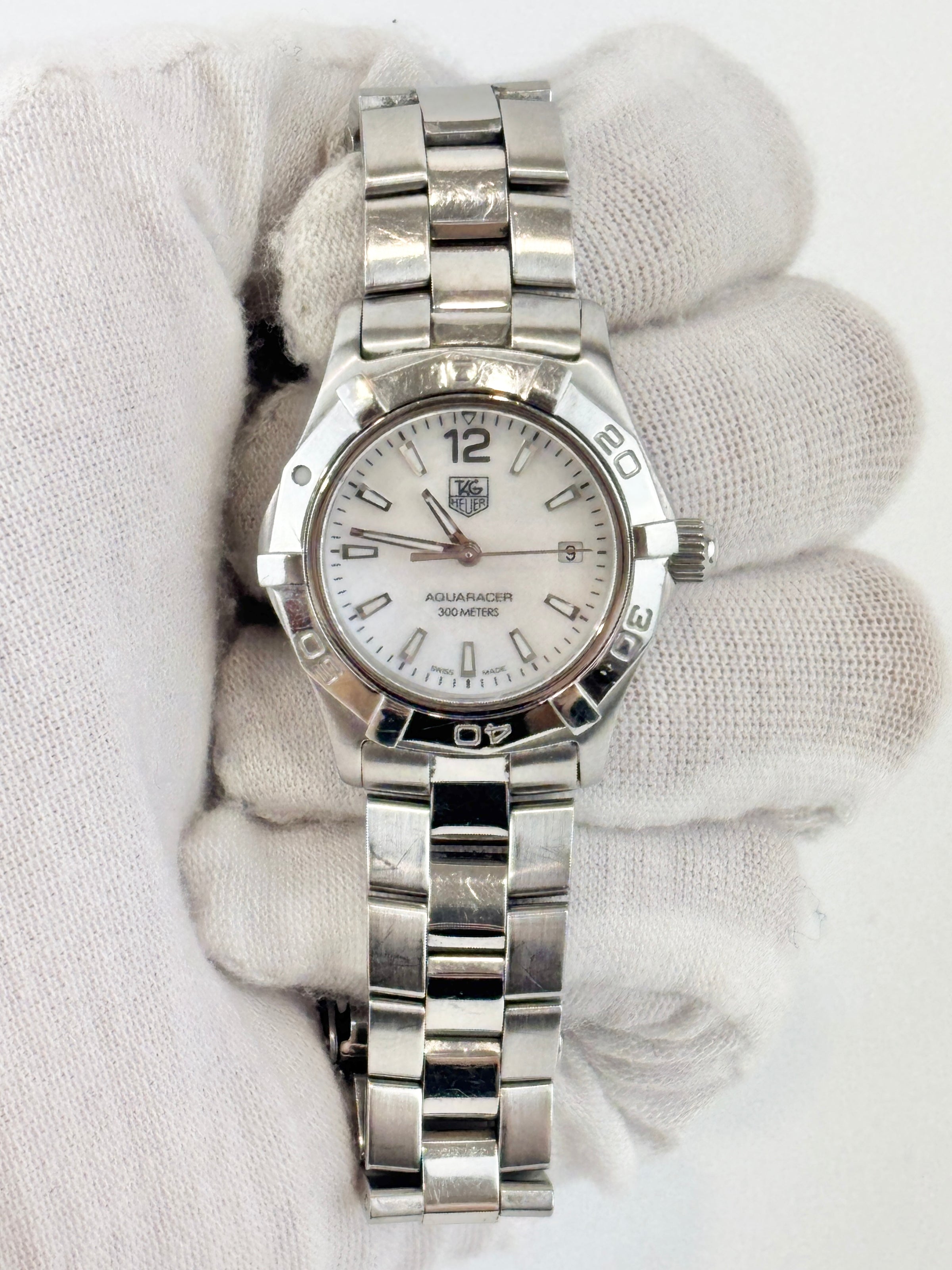 Aquaracer Quartz 27mm Ladies Watch White Mother-of-Pearl Dial / Steel Bracelet