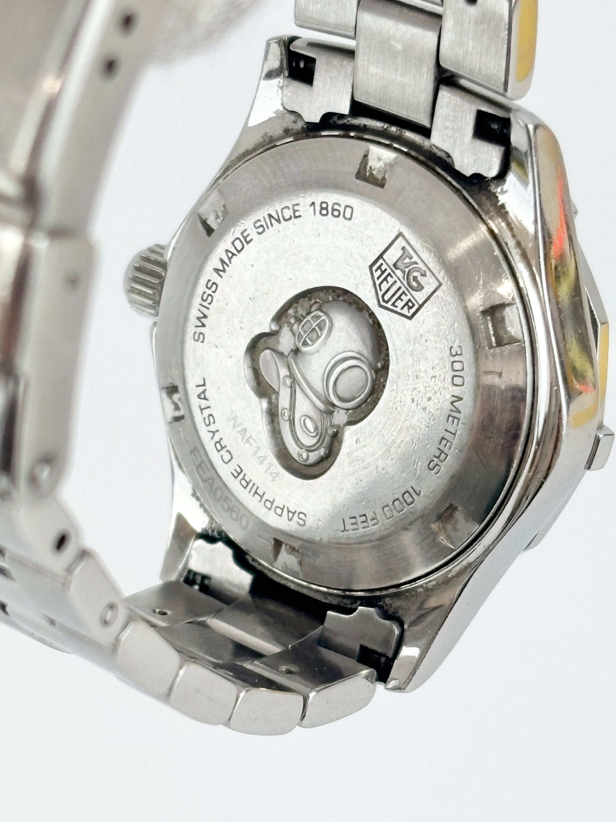 Aquaracer Quartz 27mm Ladies Watch White Mother-of-Pearl Dial / Steel Bracelet