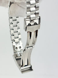 Aquaracer Quartz 27mm Ladies Watch White Mother-of-Pearl Dial / Steel Bracelet