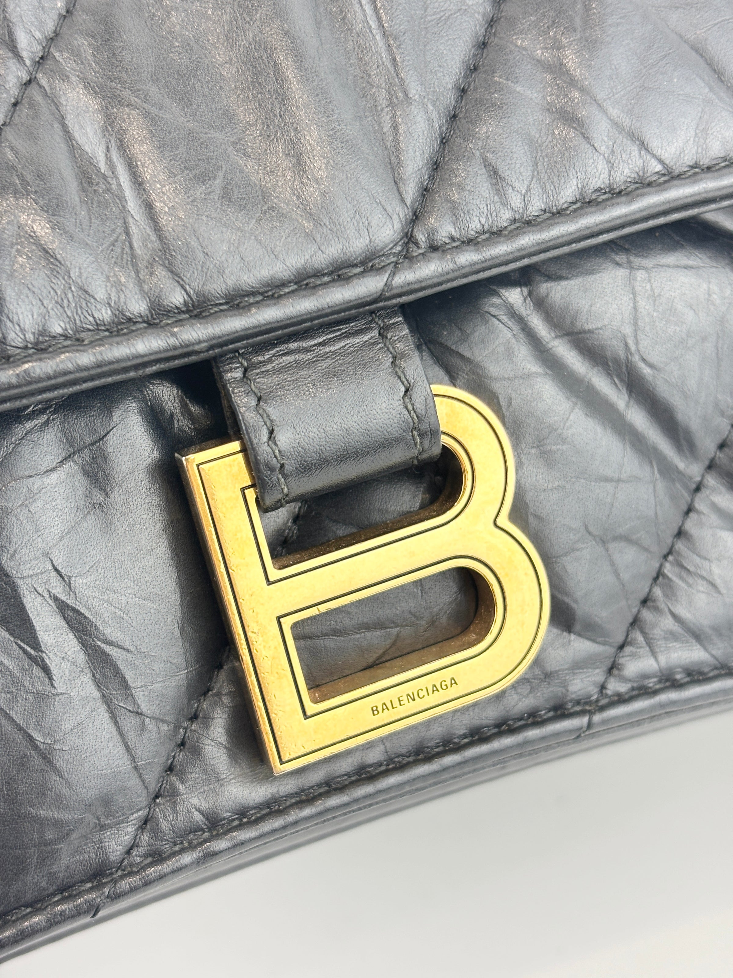 Crush Medium Leather Shoulder Bag