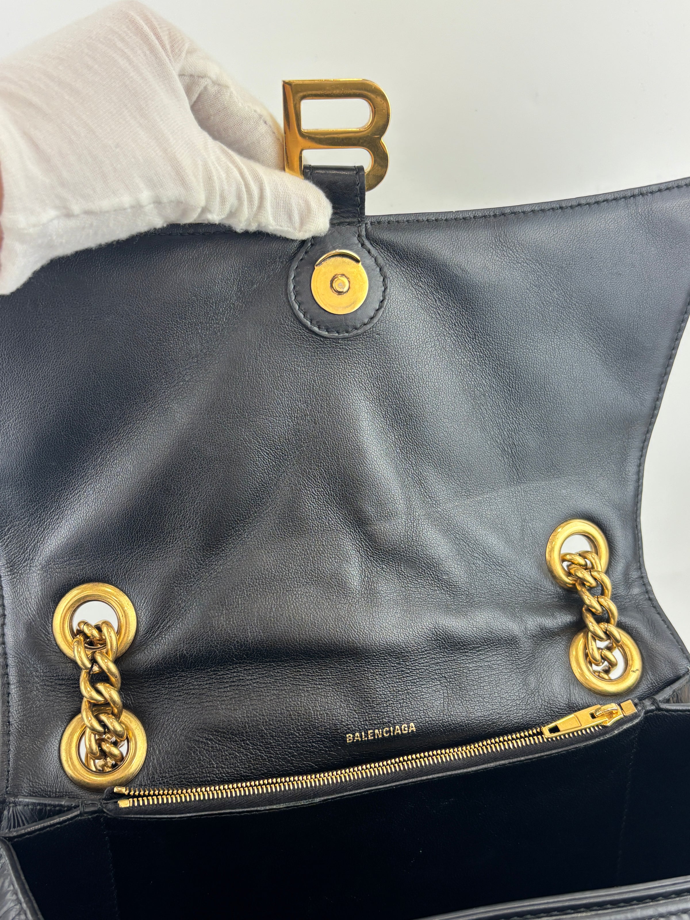 Crush Medium Leather Shoulder Bag