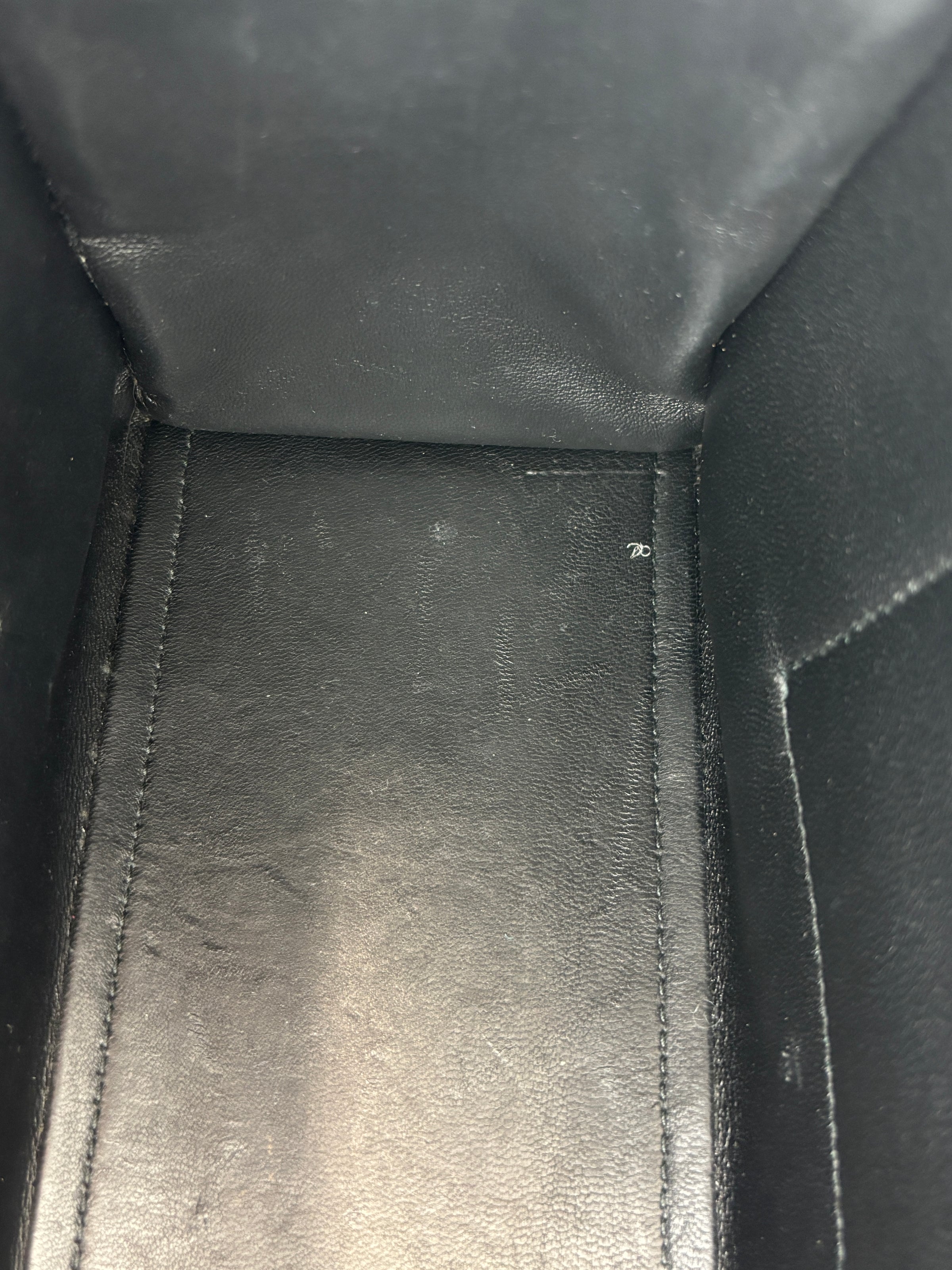 Crush Medium Leather Shoulder Bag