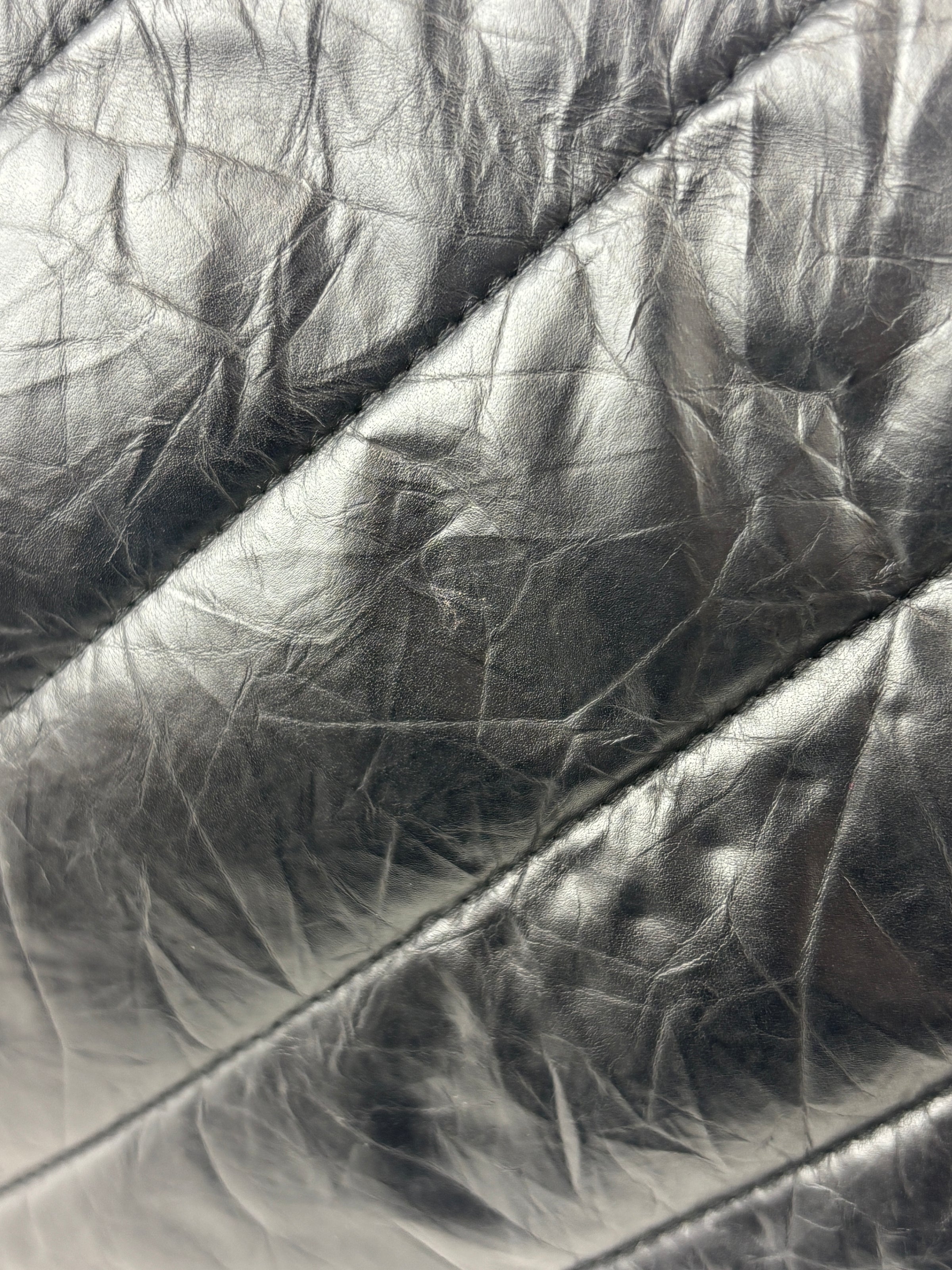 Crush Medium Leather Shoulder Bag