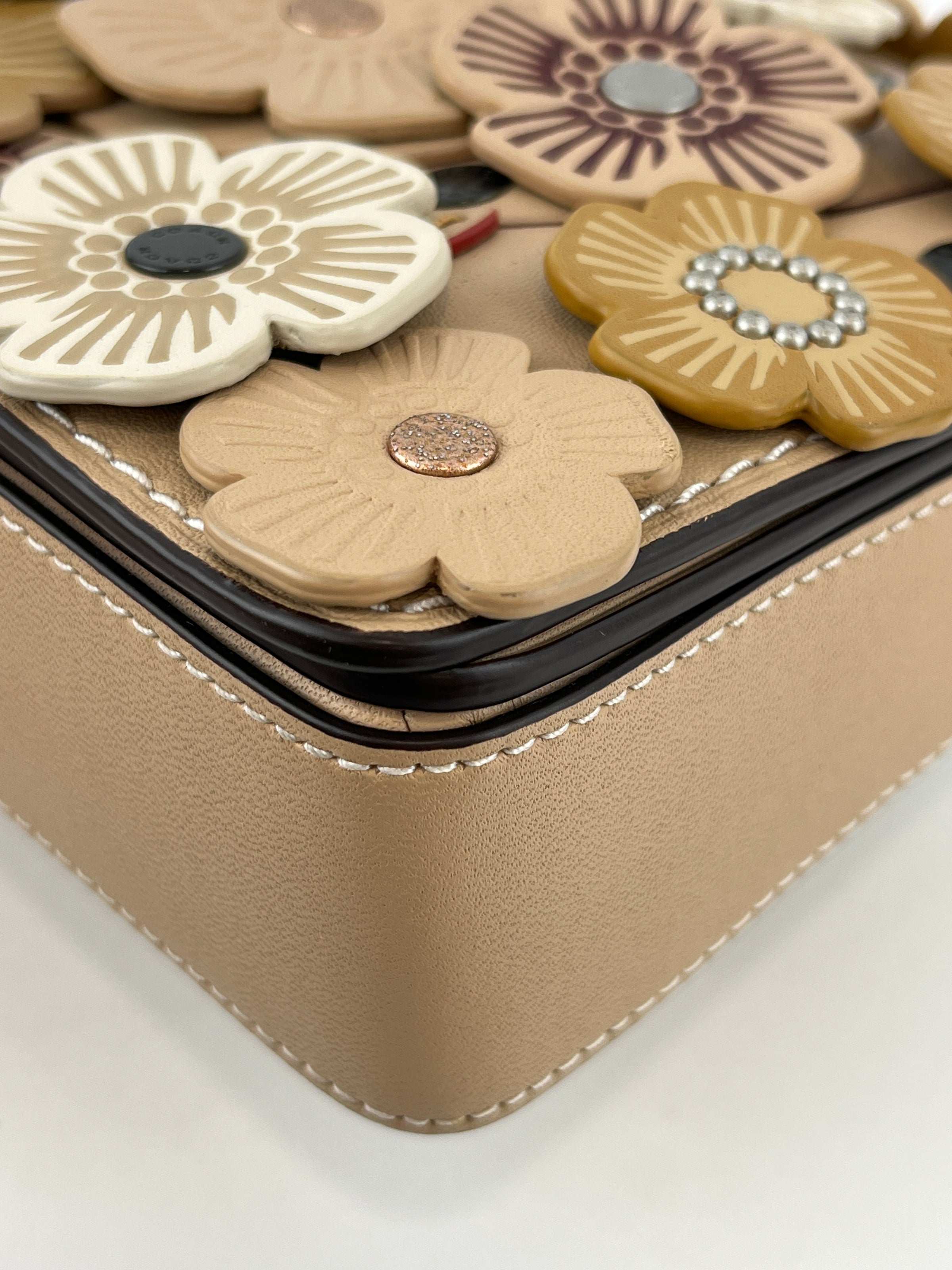 38197 Dinky Bag in Tea Rose
