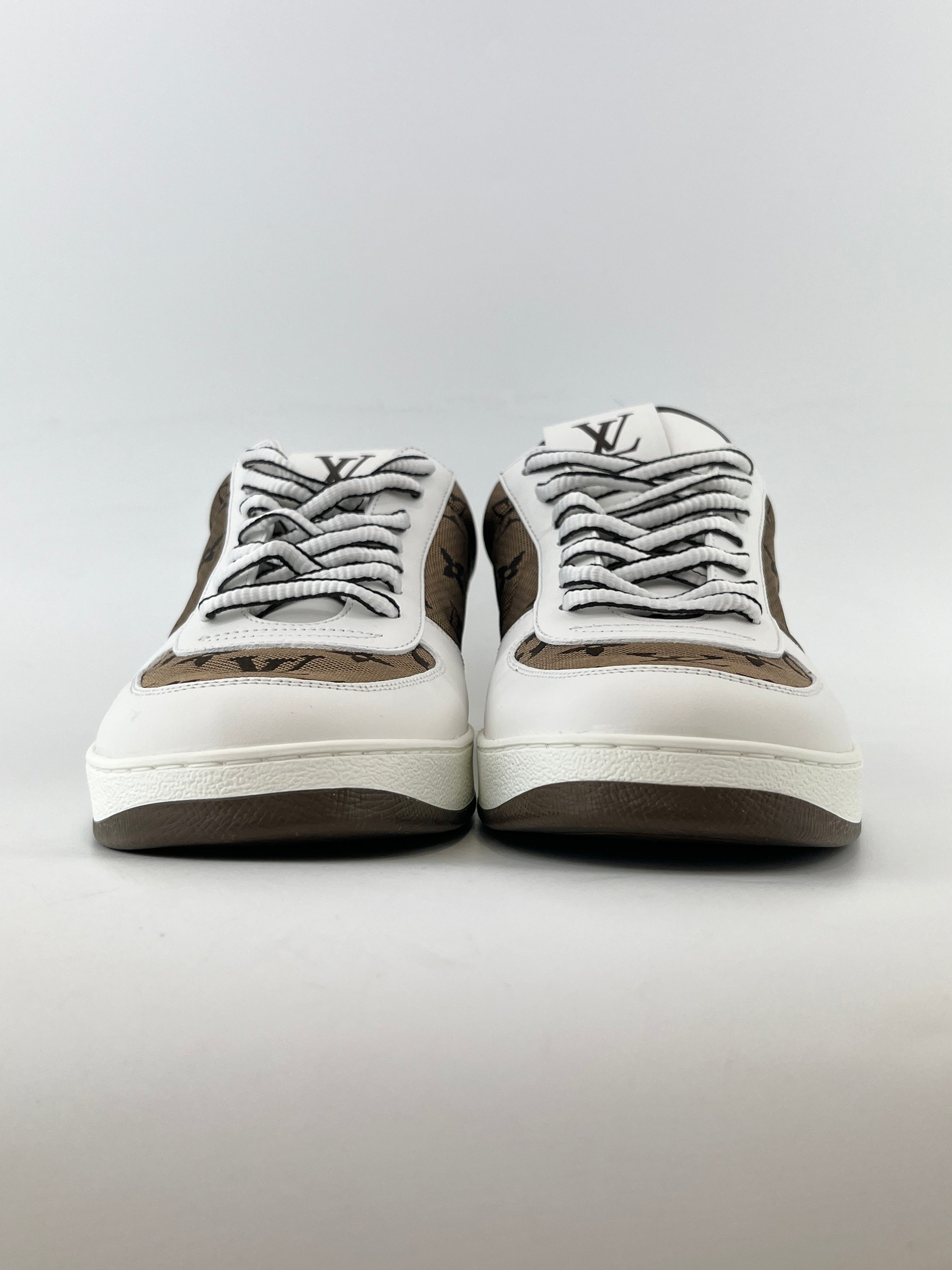 1ABF4L Rivoli Sneakers White with Vintage Monogram Size 9