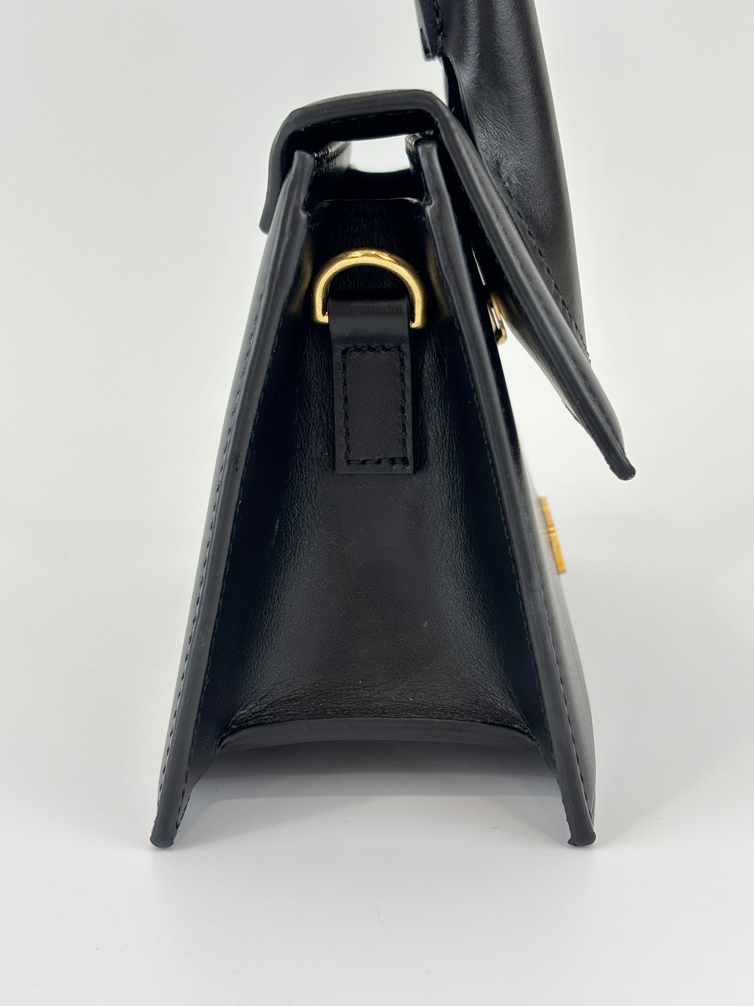 Le Chiquito Moyen Top Handle Bag in Black