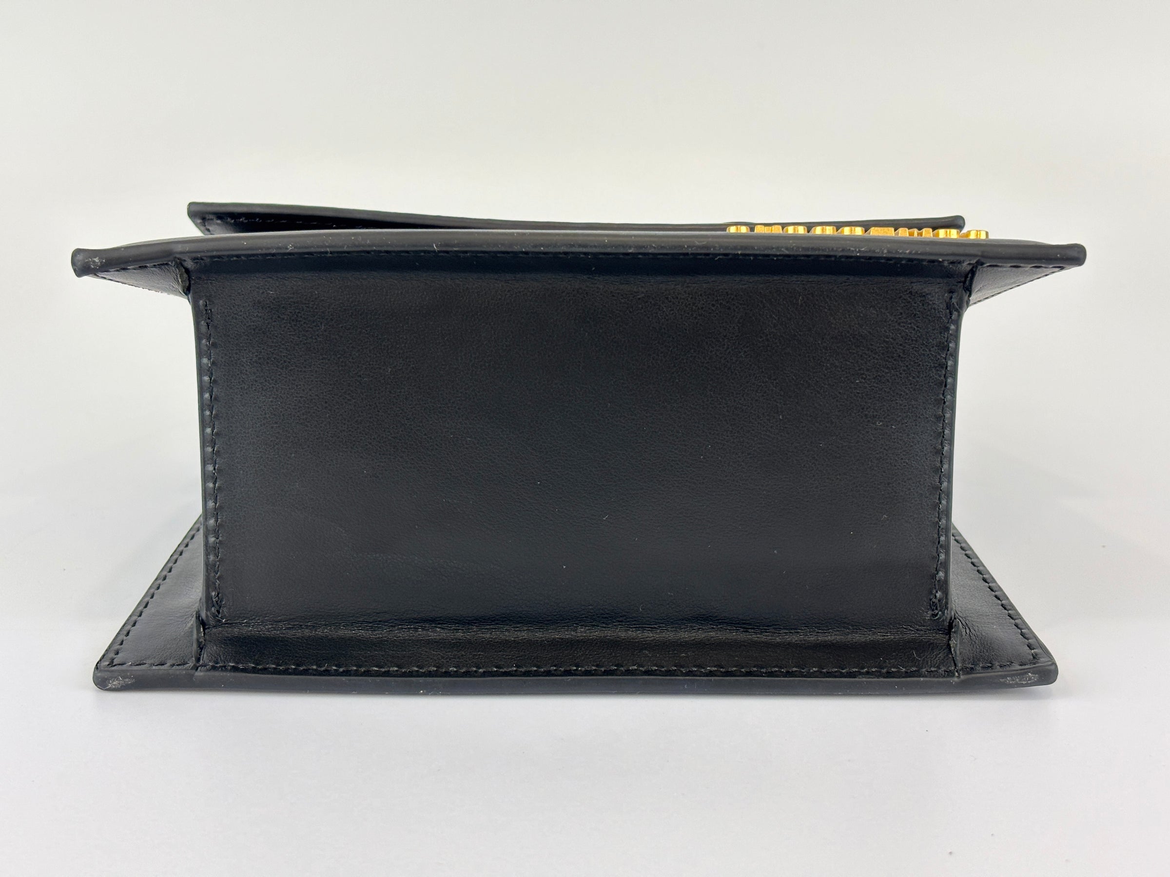 Le Chiquito Moyen Top Handle Bag in Black