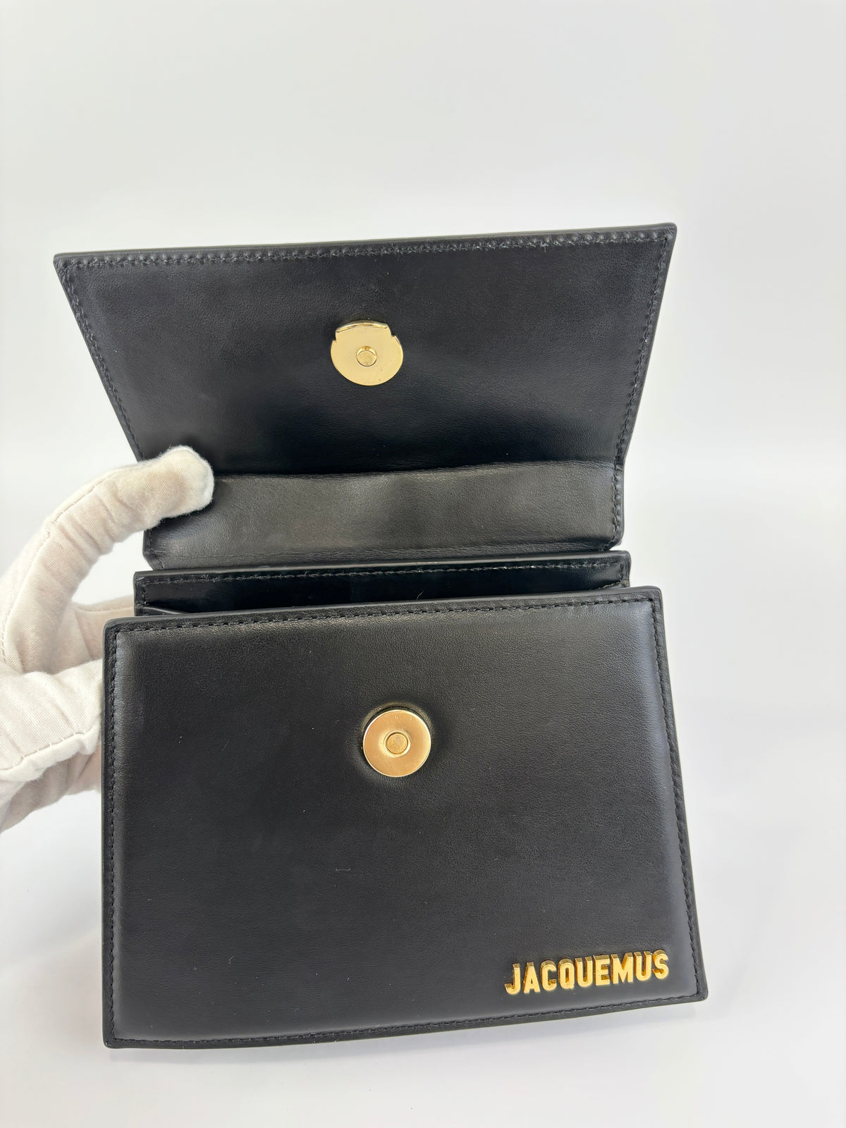 Le Chiquito Moyen Top Handle Bag in Black