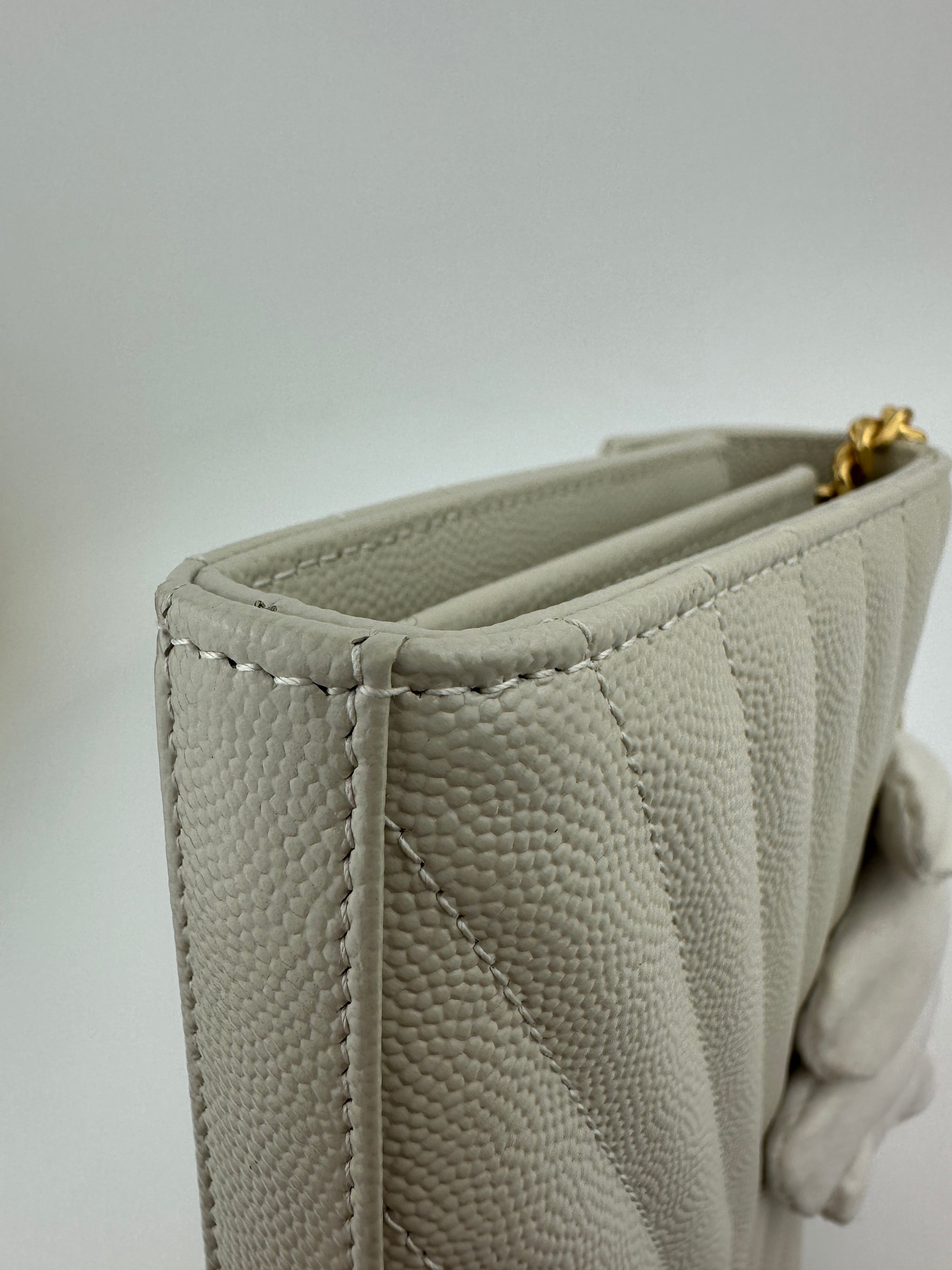 Classic Cassandre Grain De Poudre Leather Blanc Vintage Chain Wallet