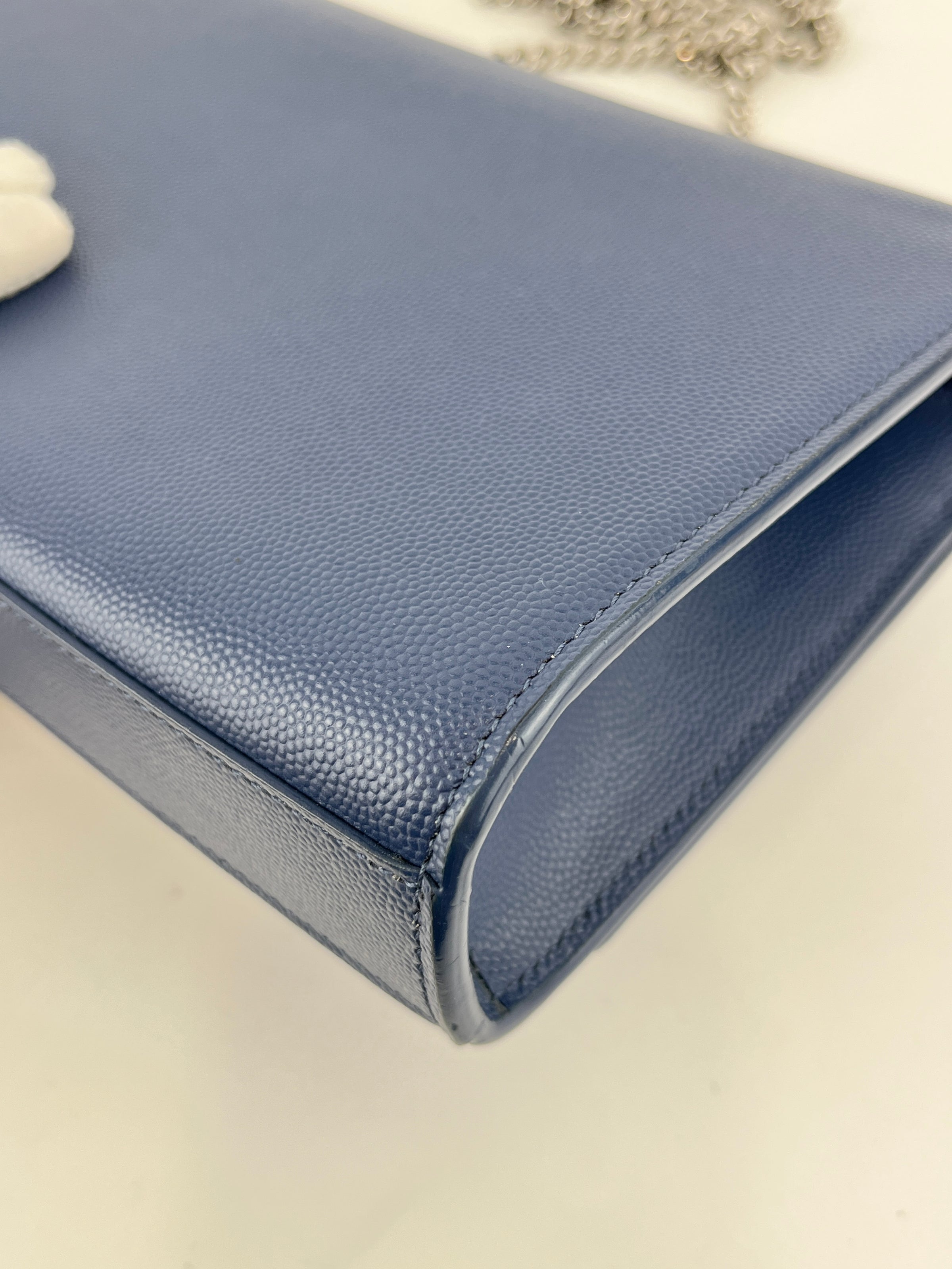 Blue 364021 Kate Medium in Grain De Poudre Embossed Leather