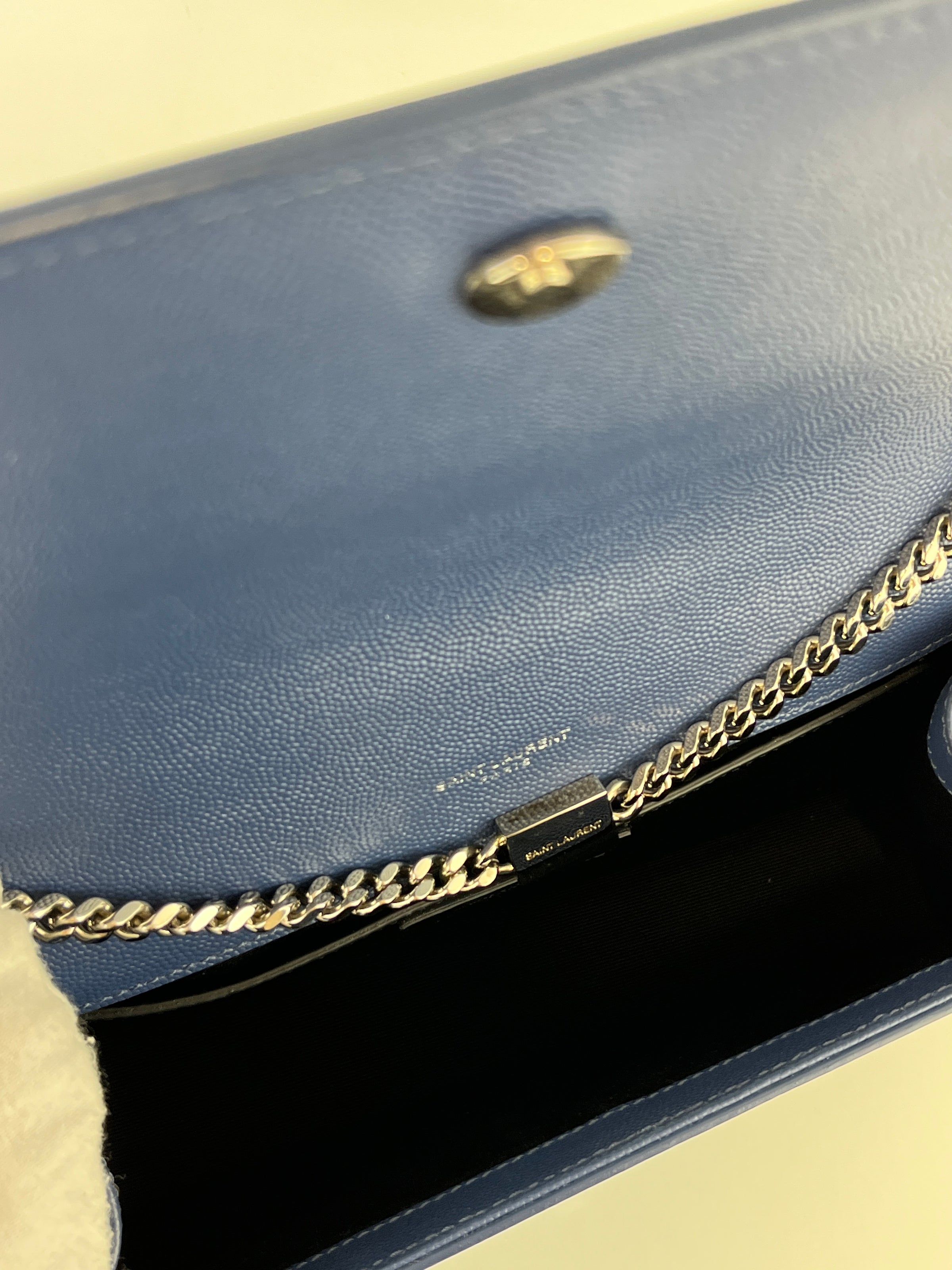 Blue 364021 Kate Medium in Grain De Poudre Embossed Leather