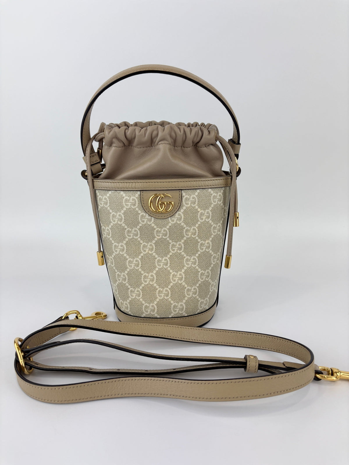 Ophidia GG Mini Bucket Bag in White/Beige