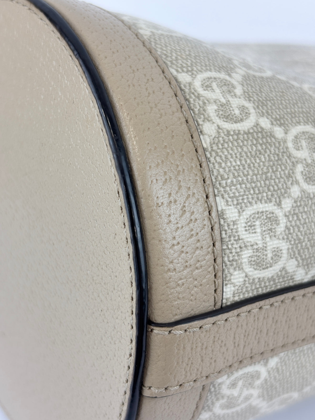 Ophidia GG Mini Bucket Bag in White/Beige