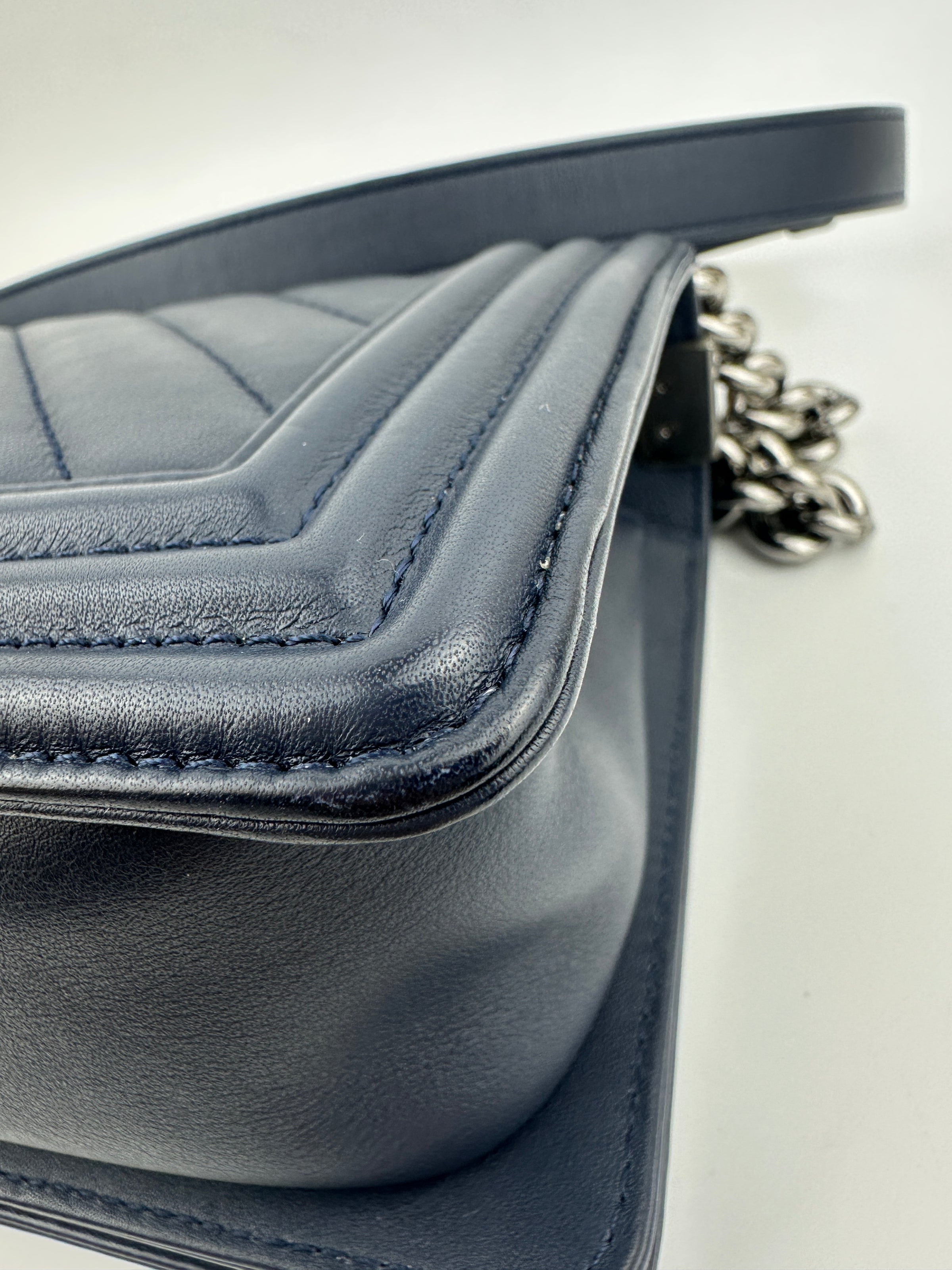 Old Medium Boy Chevron Lambskin Navy PHW