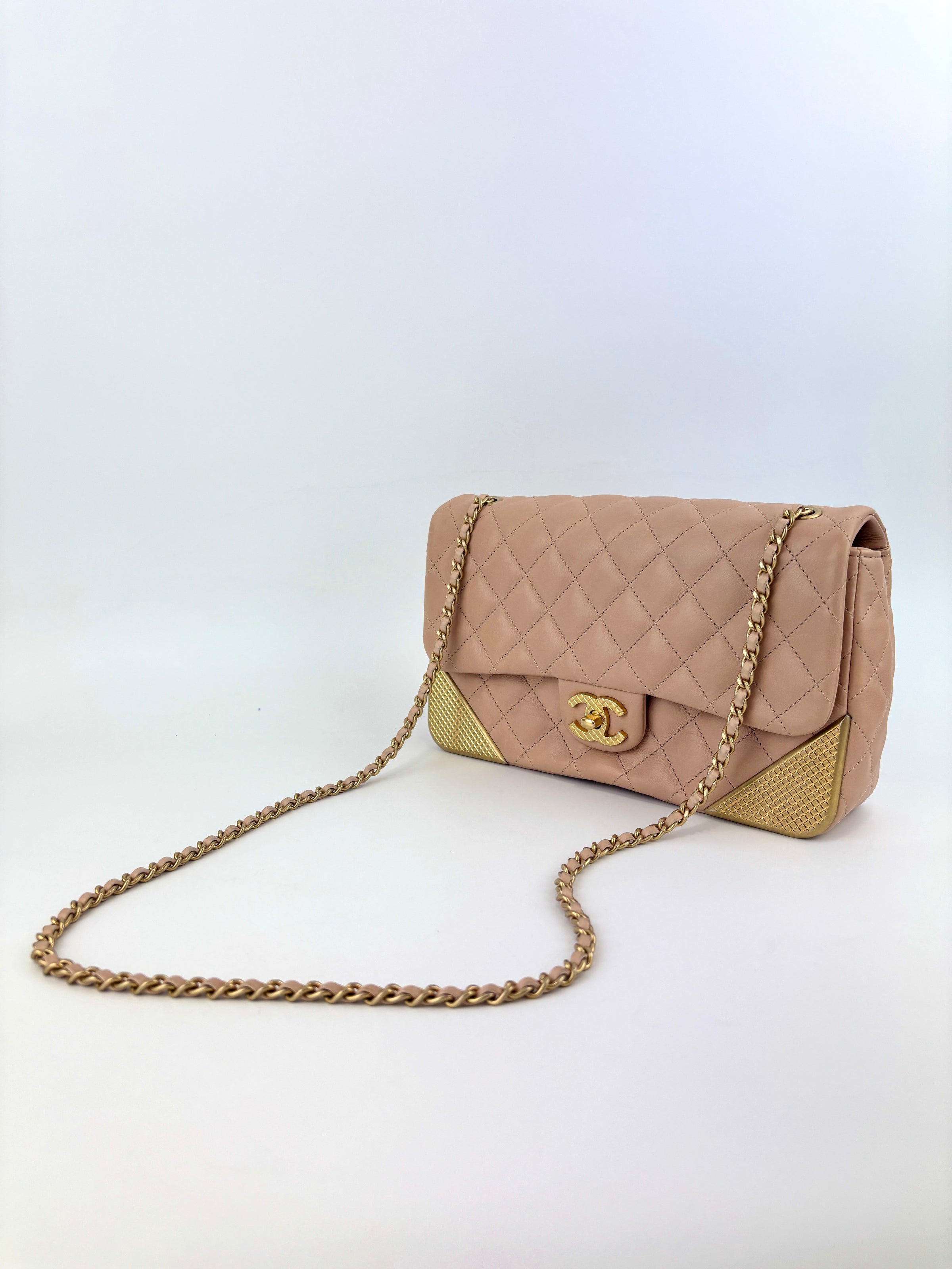 Beige Paris-Cosmopolite Rock the Corner Flap Bag Matte GHW