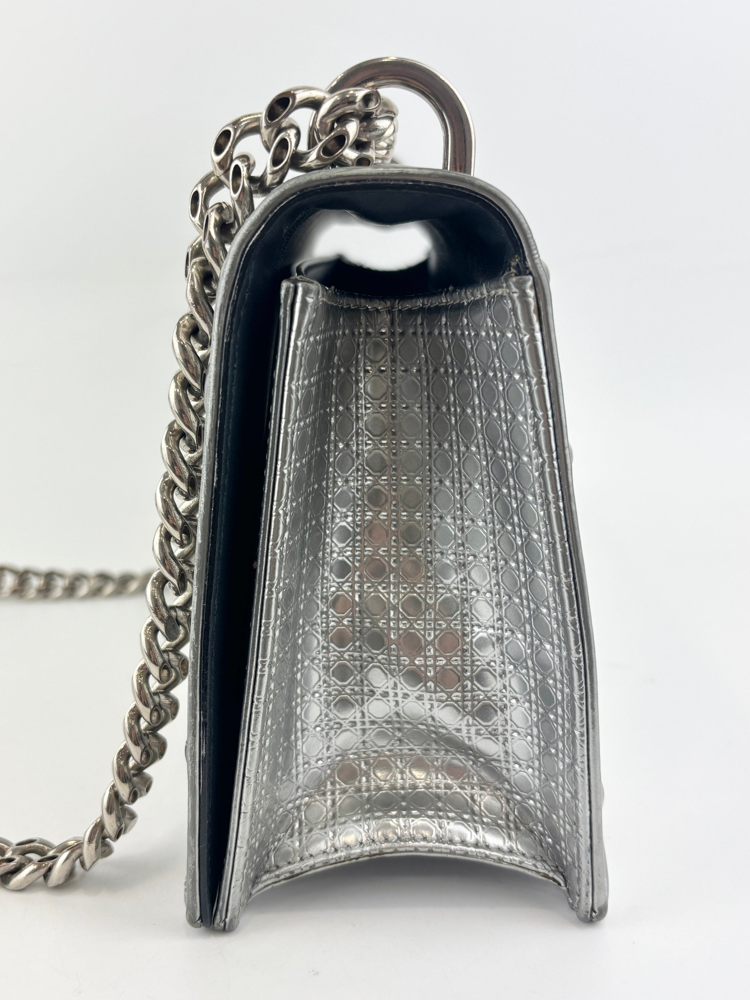 Medium Diorama Bag Silver Metallic Micro Cannage