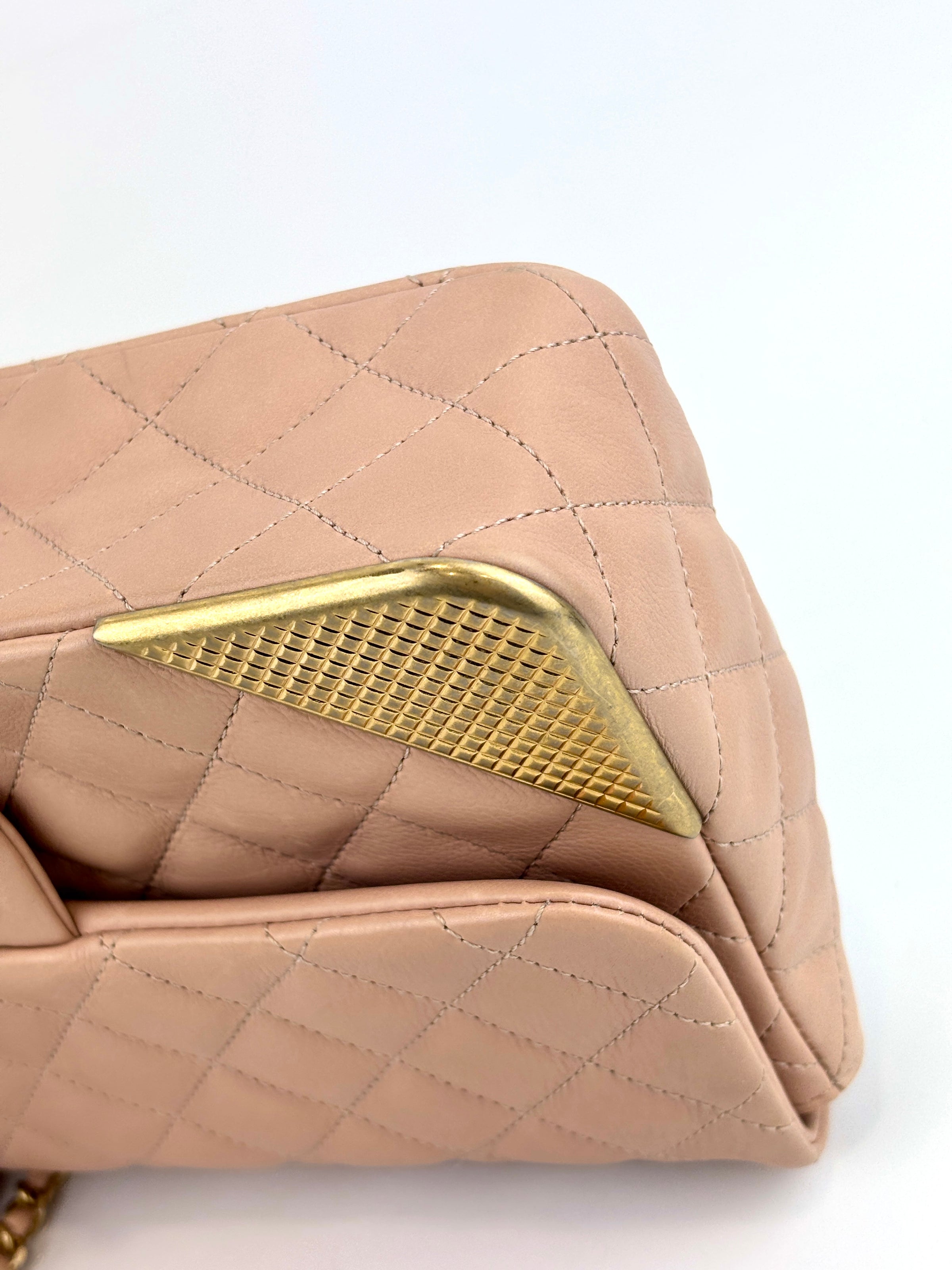 Beige Paris-Cosmopolite Rock the Corner Flap Bag Matte GHW