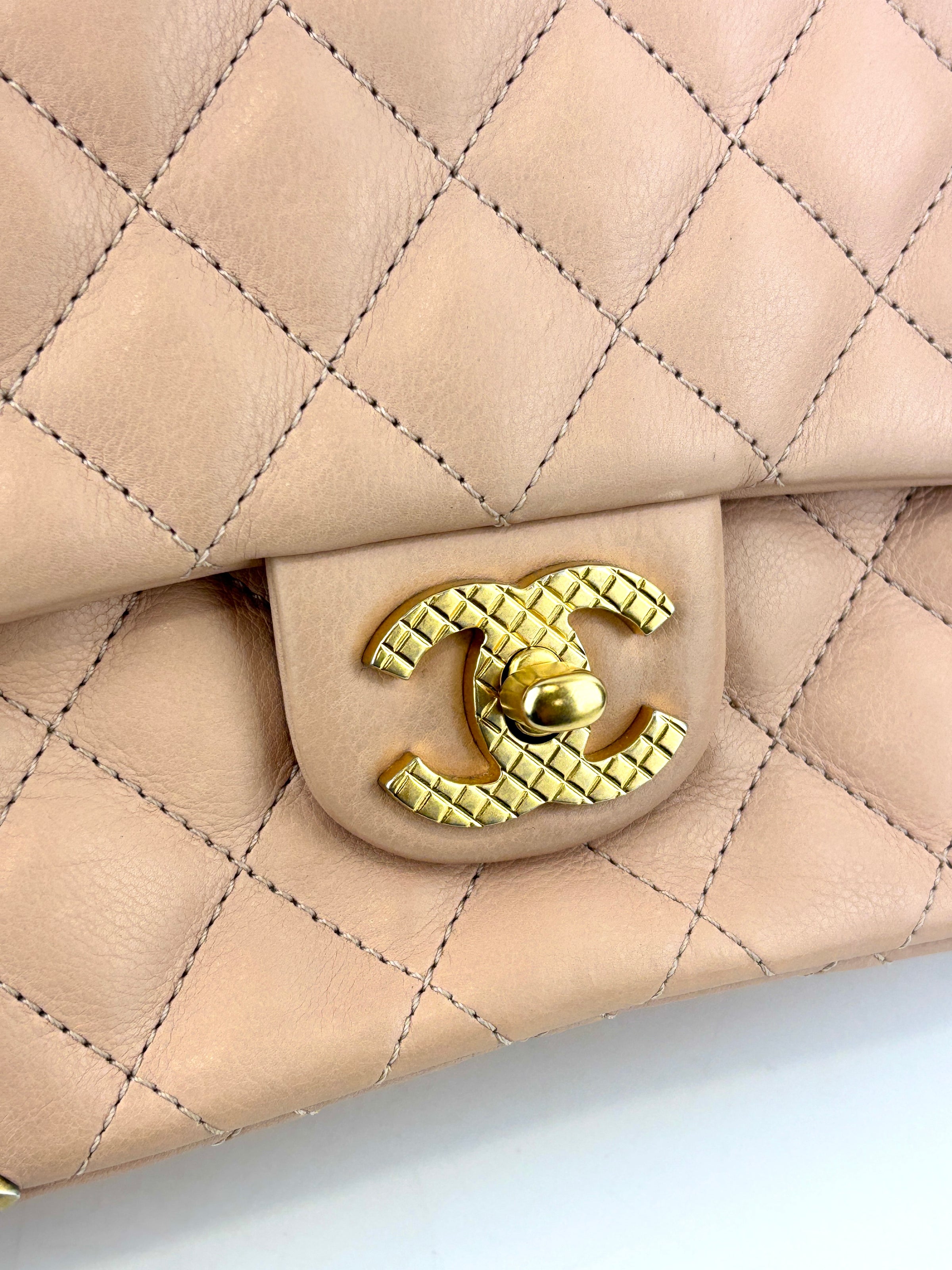 Beige Paris-Cosmopolite Rock the Corner Flap Bag Matte GHW