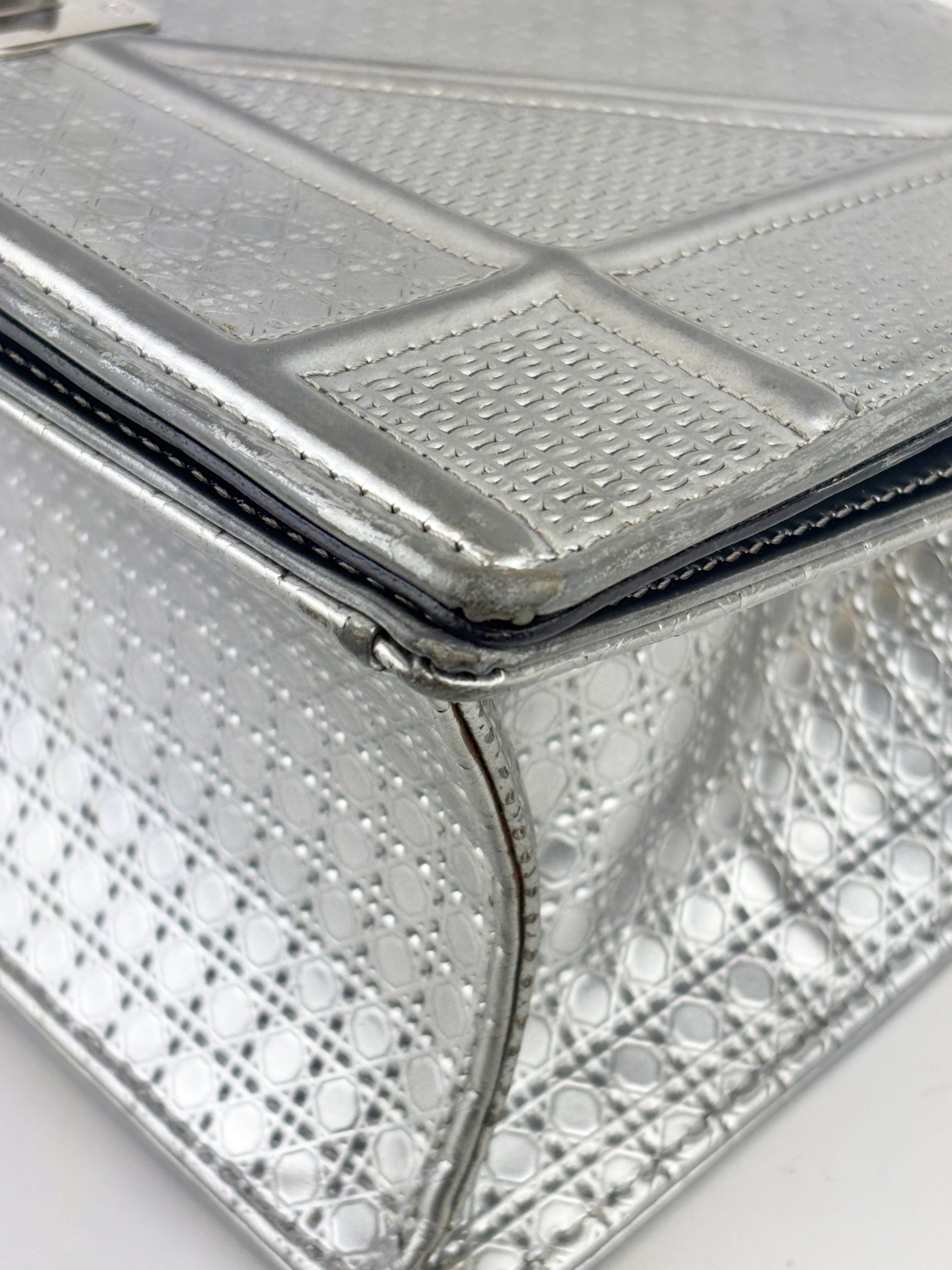 Medium Diorama Bag Silver Metallic Micro Cannage