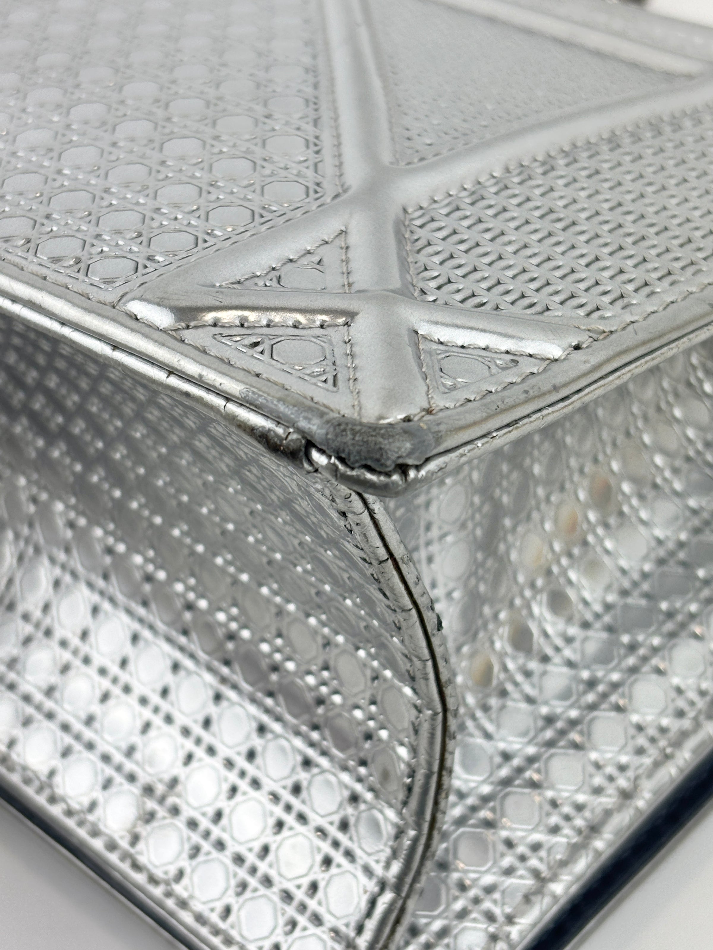 Medium Diorama Bag Silver Metallic Micro Cannage