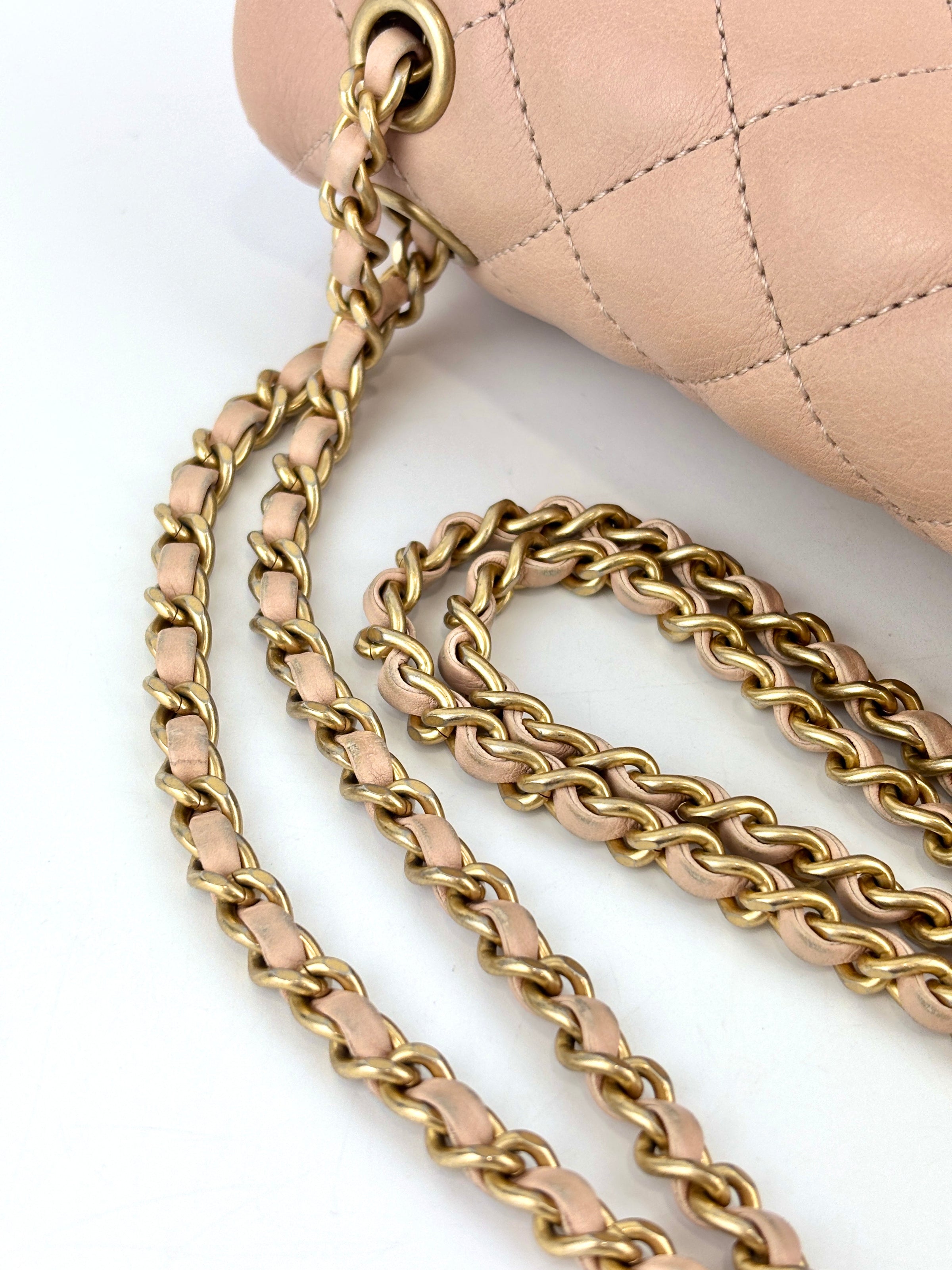 Beige Paris-Cosmopolite Rock the Corner Flap Bag Matte GHW