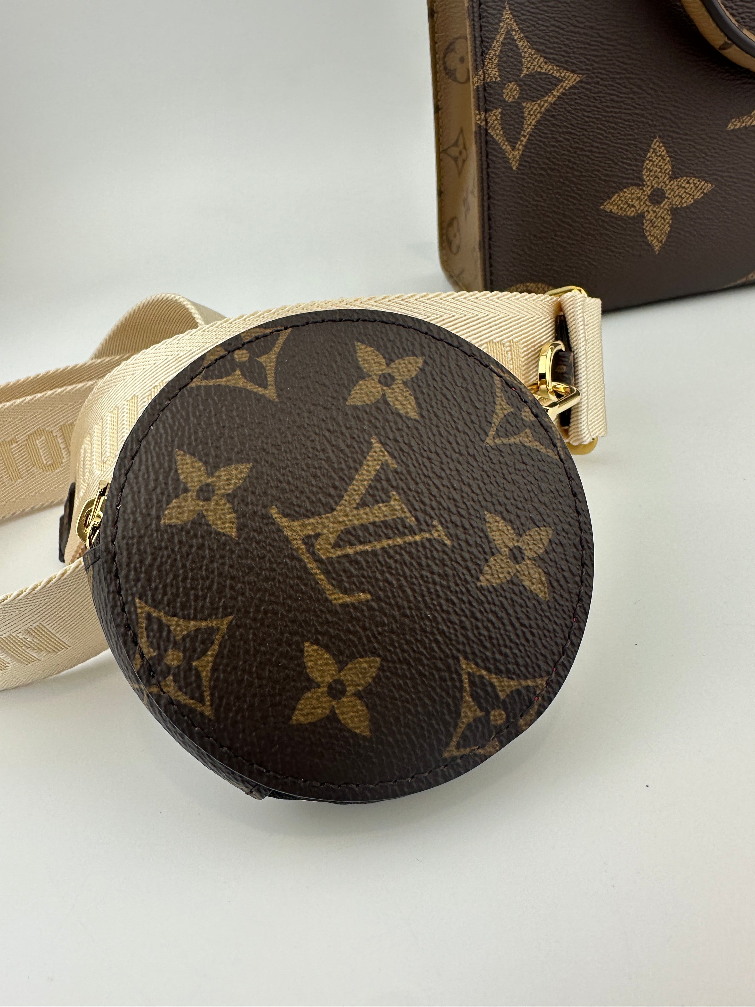 M46373 OnTheGo PM Monogram Reverse Tote Bag (RFID)