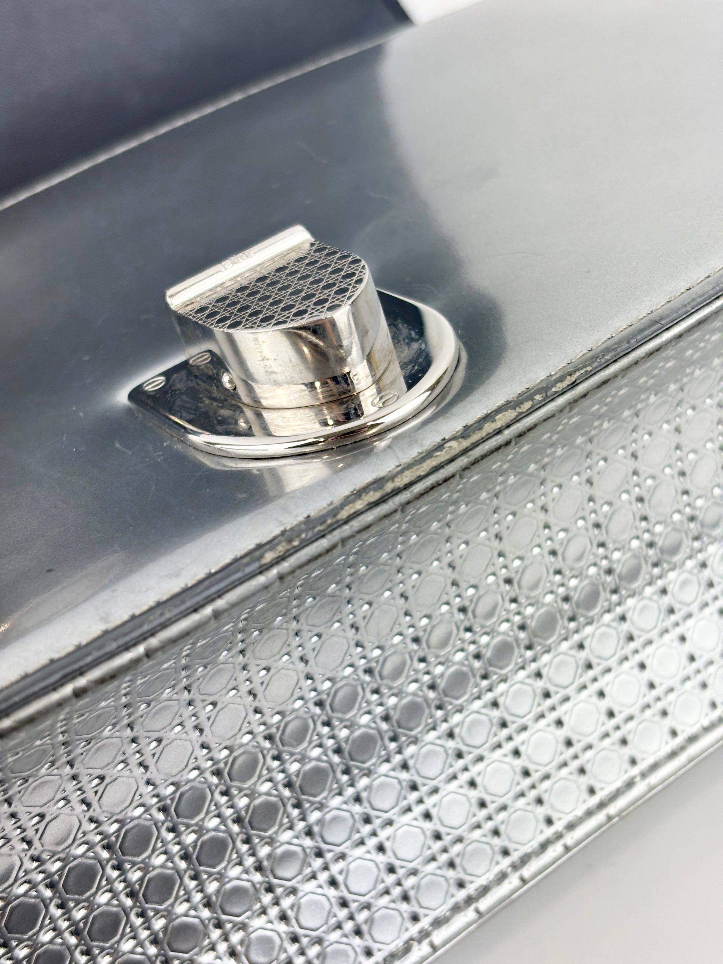 Medium Diorama Bag Silver Metallic Micro Cannage