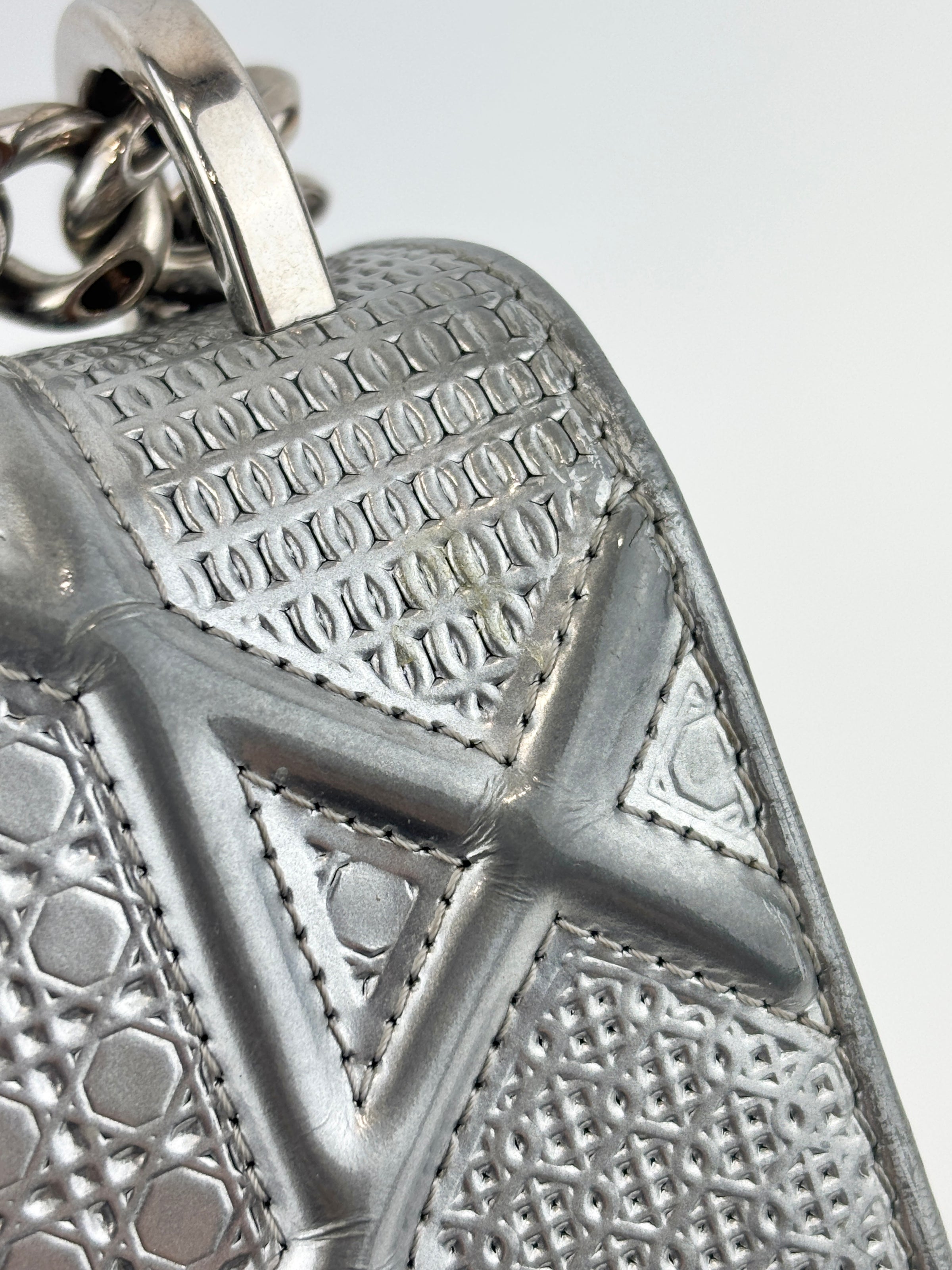 Medium Diorama Bag Silver Metallic Micro Cannage