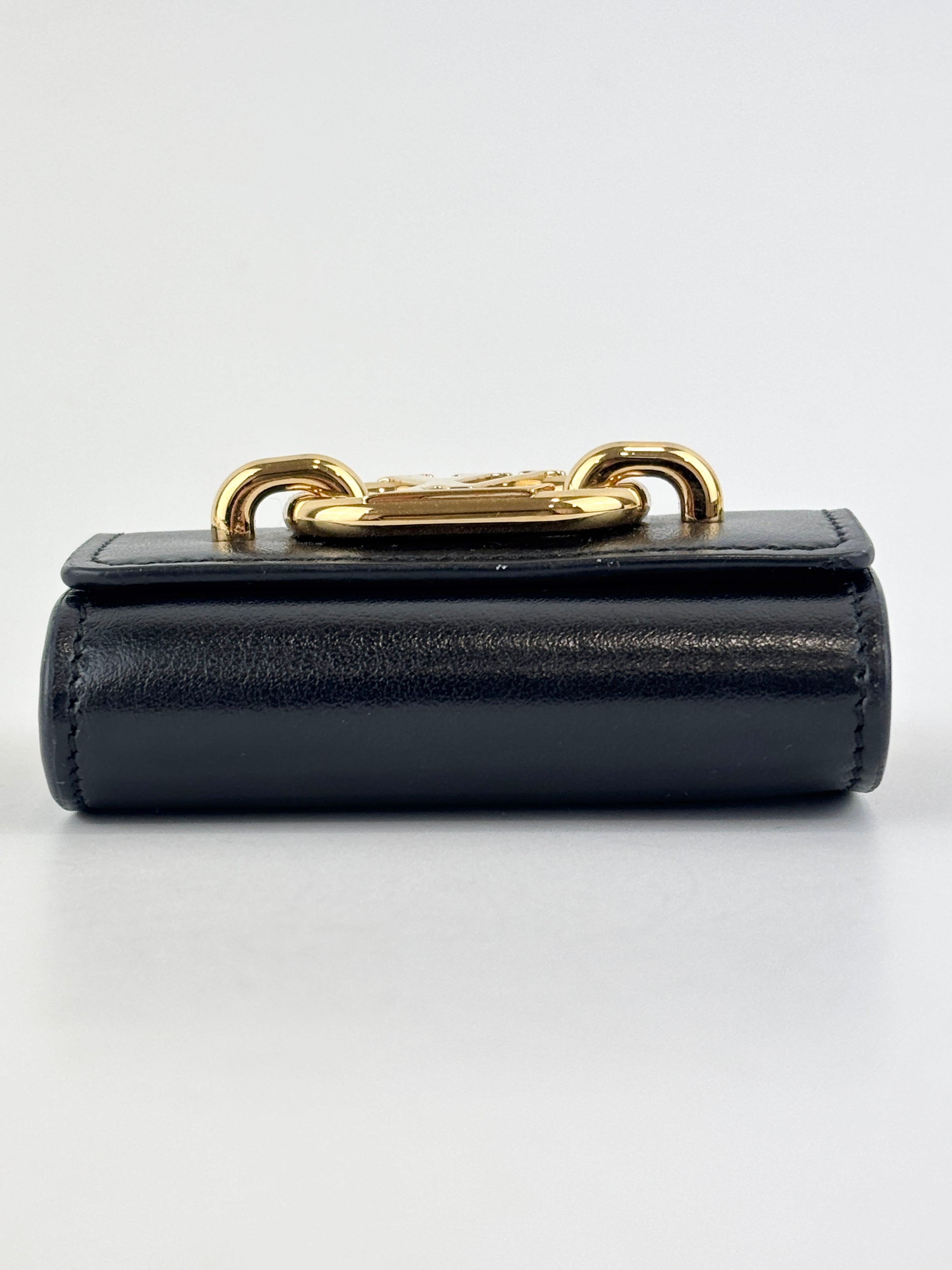 M00829 Link Earphone Holder in Black