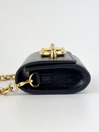 M00829 Link Earphone Holder in Black
