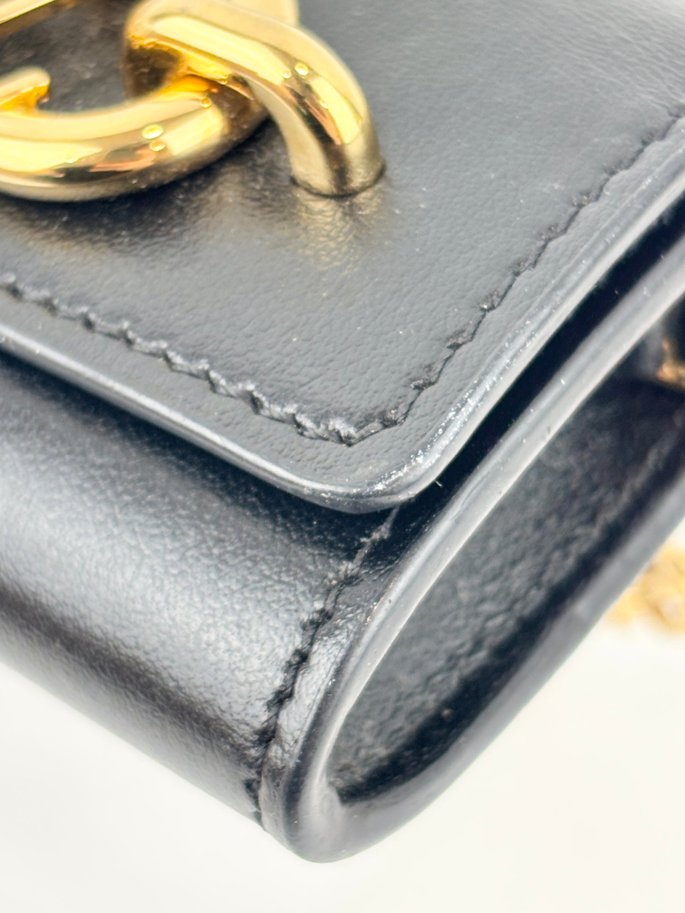 M00829 Link Earphone Holder in Black