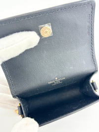 M00829 Link Earphone Holder in Black