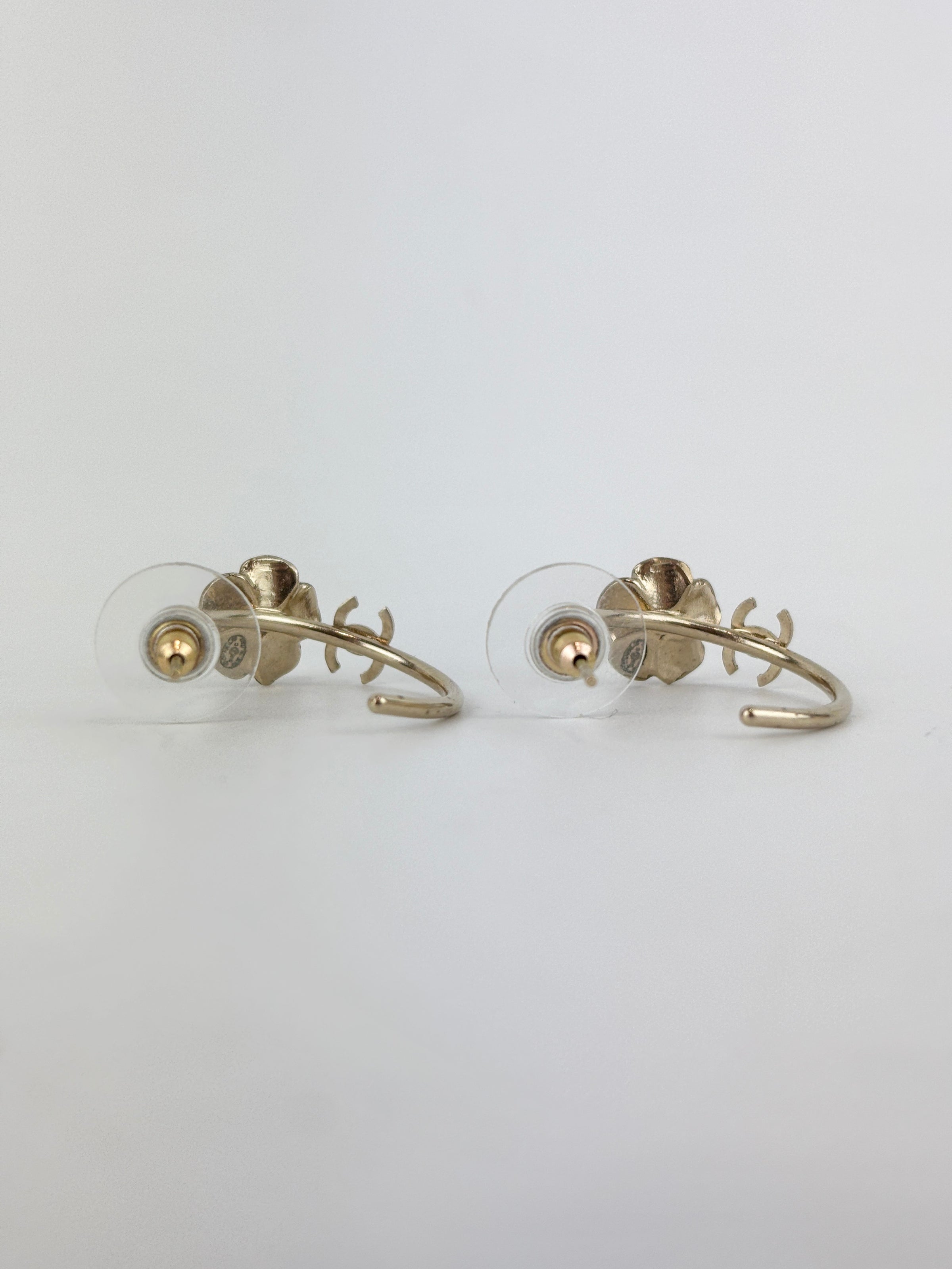 B13C Pink Flower CC Gold Metal Earrings