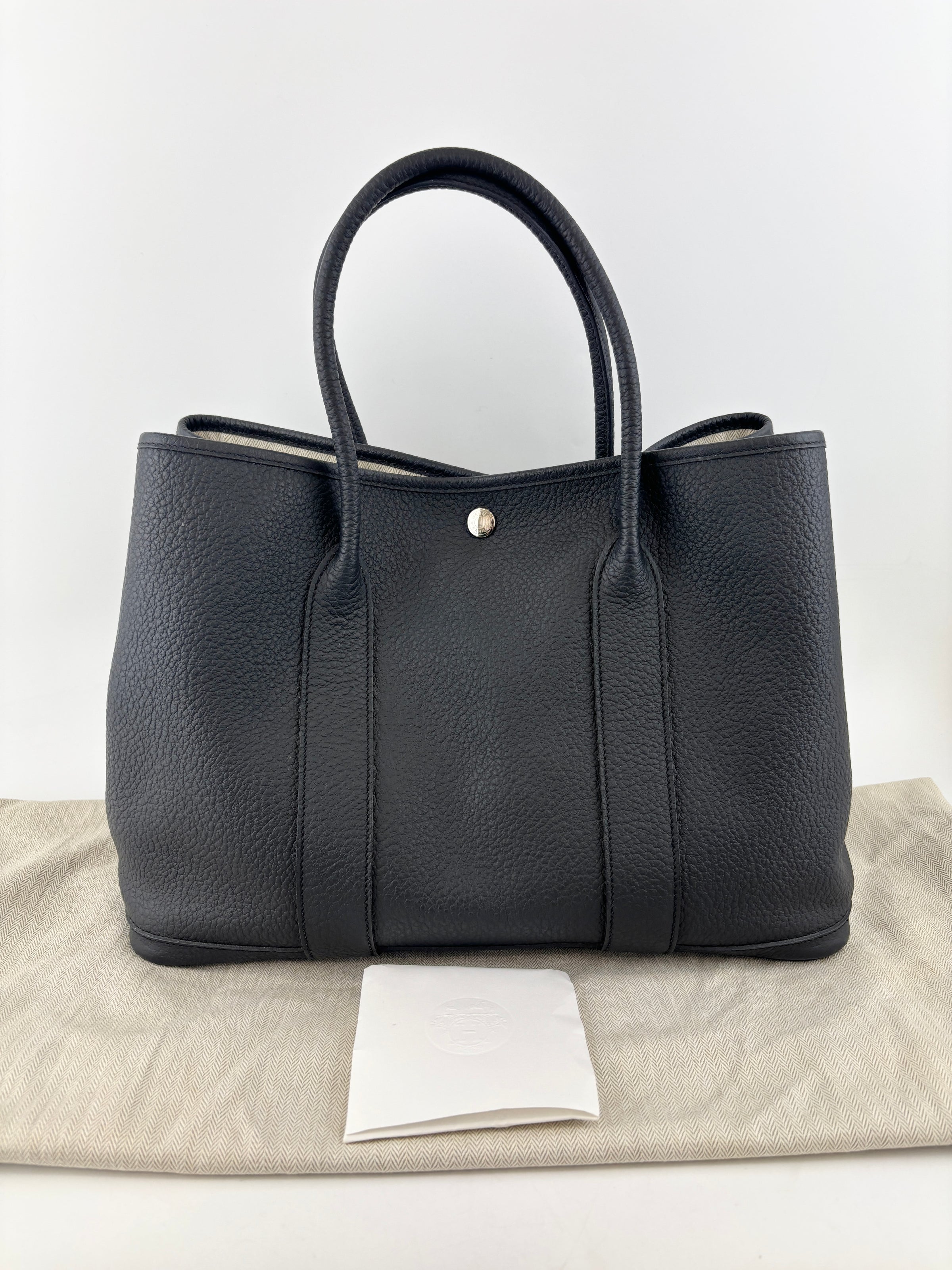 Garden Party 36 Tote Bag in Black