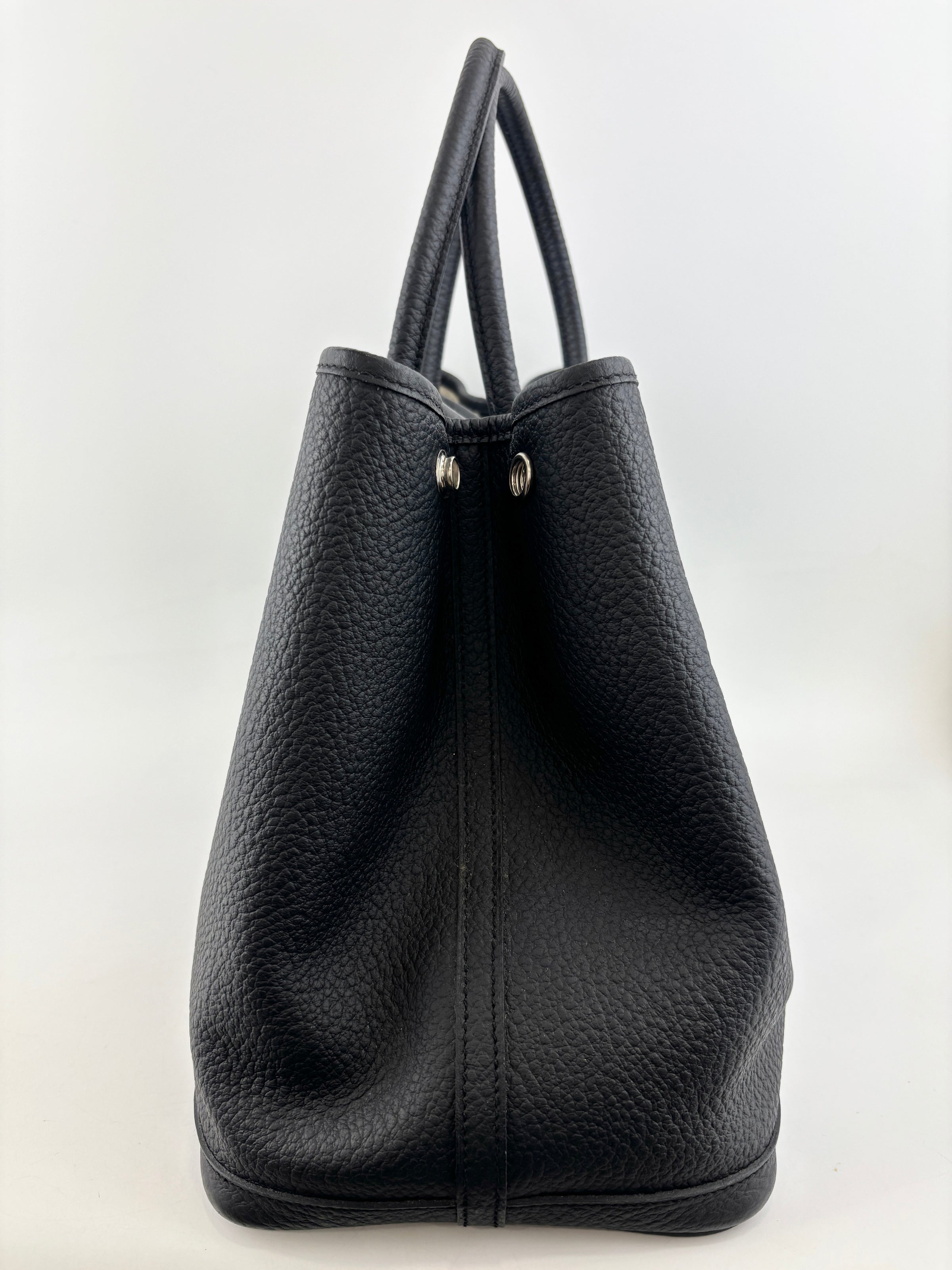 Garden Party 36 Tote Bag in Black