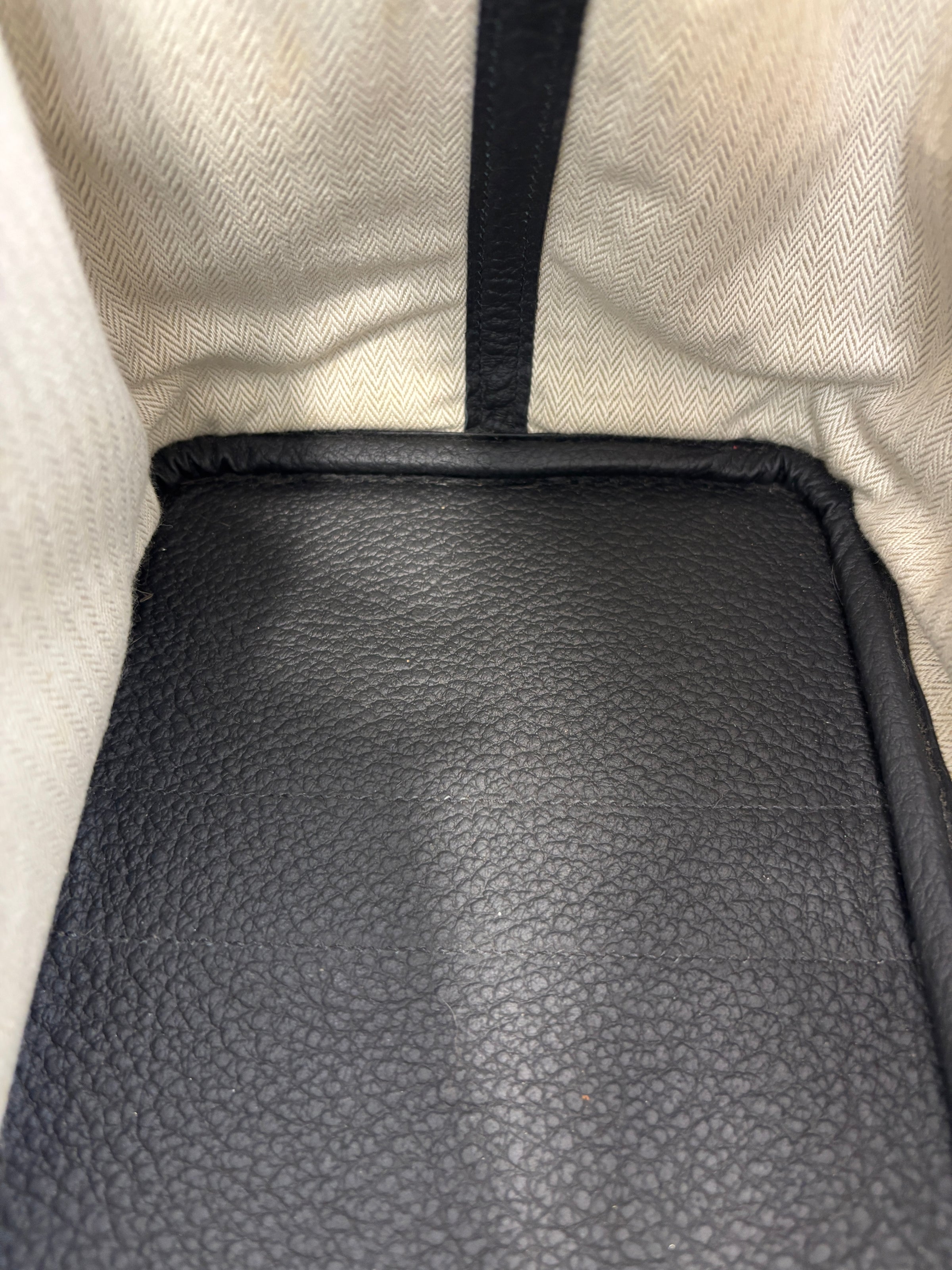 Garden Party 36 Tote Bag in Black