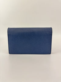 Interlocking G Wallet on Chain in Blue Pebbled Leather