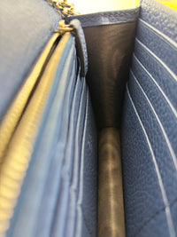 Interlocking G Wallet on Chain in Blue Pebbled Leather