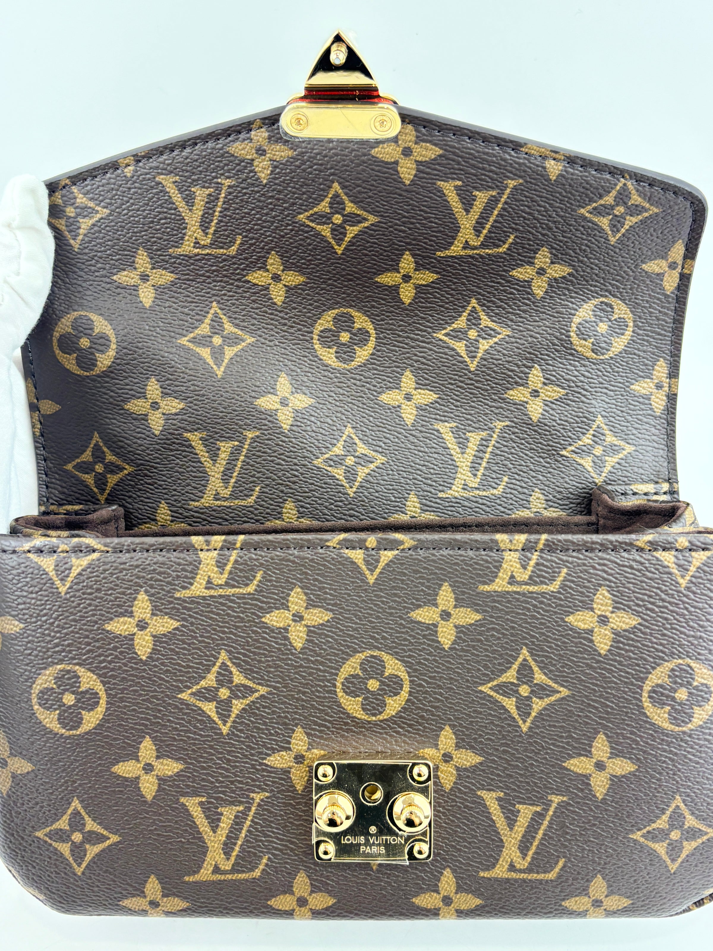 M46279 Pochette Métis East West Monogram Canvas