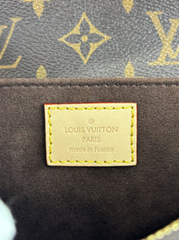 M46279 Pochette Métis East West Monogram Canvas