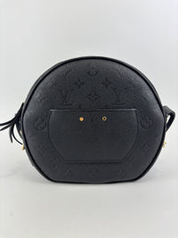 Boîte Chapeau Souple MM Black Monogram Empreinte Leather