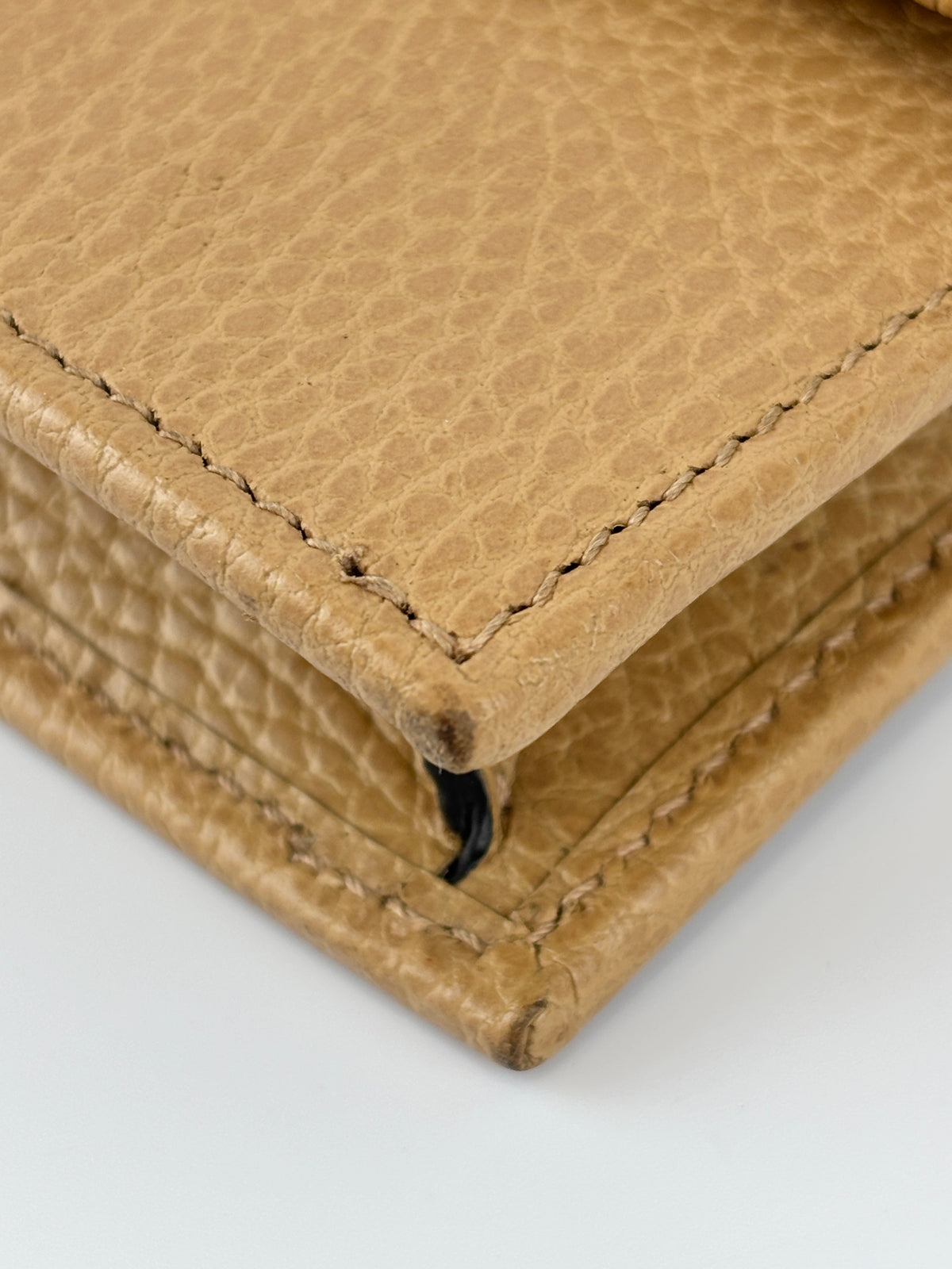 Interlocking G Wallet on Chain in Light Brown Pebbled Leather