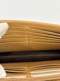 Interlocking G Wallet on Chain in Light Brown Pebbled Leather