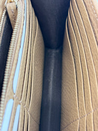 Interlocking G Wallet on Chain in Light Brown Pebbled Leather