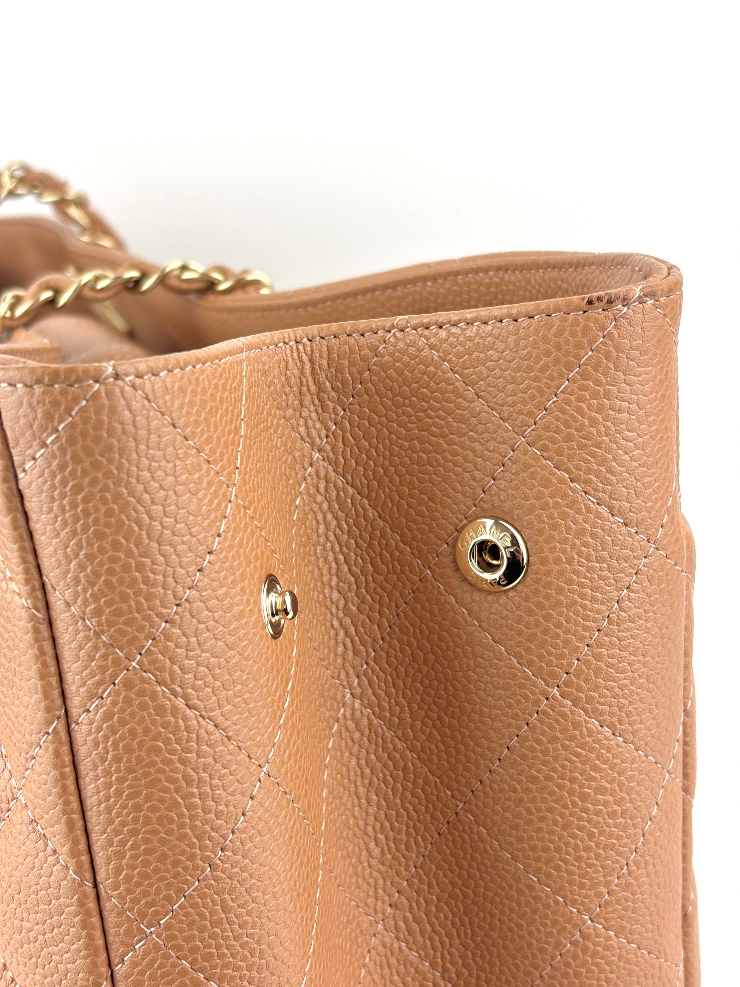 A91046 Calfskin Quilted Large Classic Shopping Tote Beige LGHW