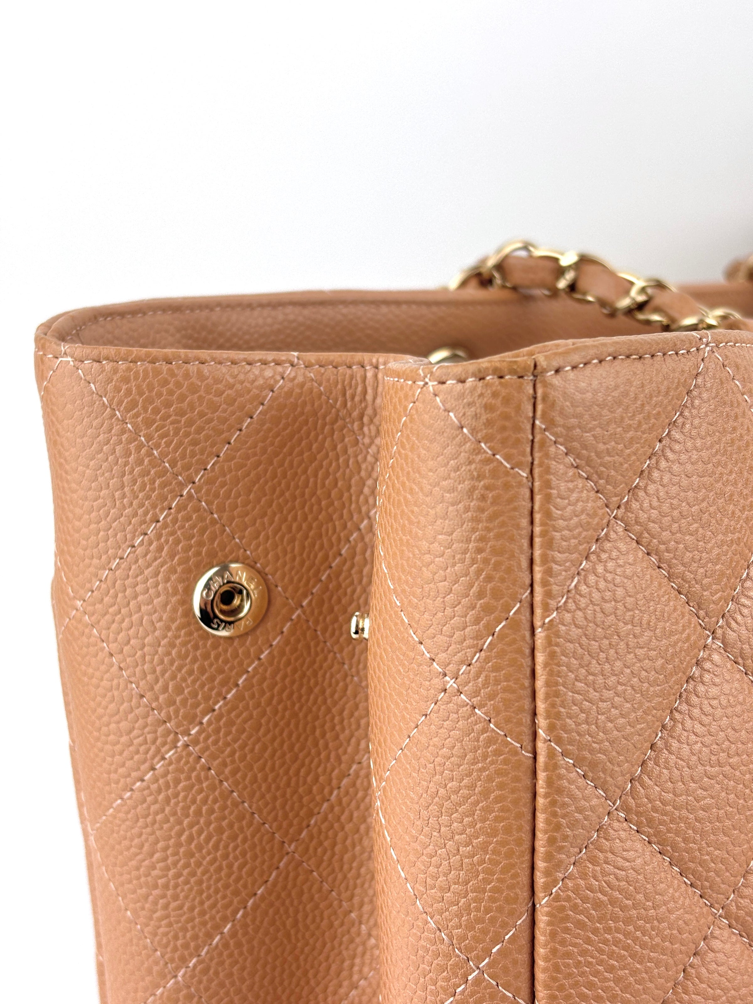 A91046 Calfskin Quilted Large Classic Shopping Tote Beige LGHW