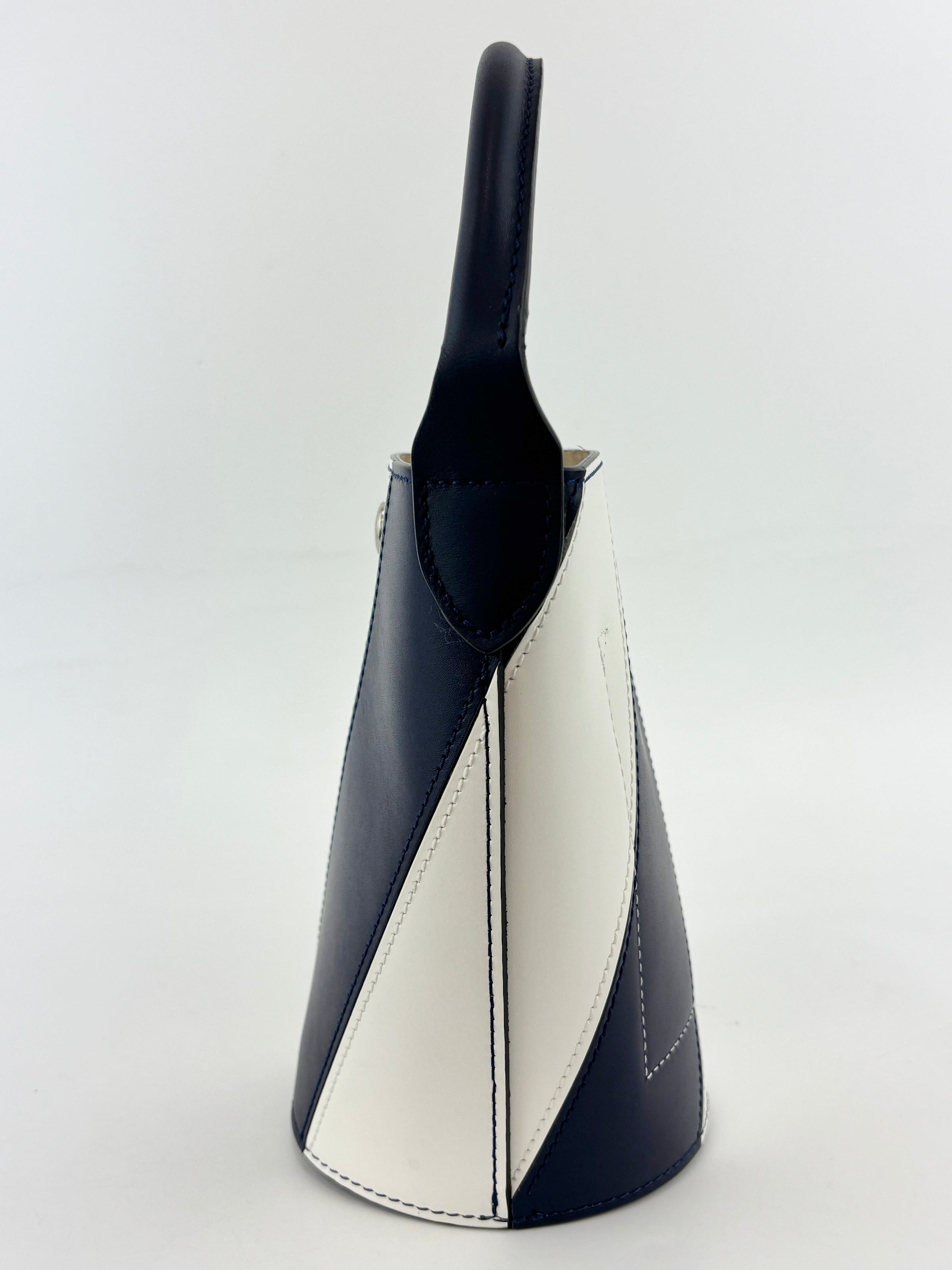 Epure Bucket Bag Navy and White